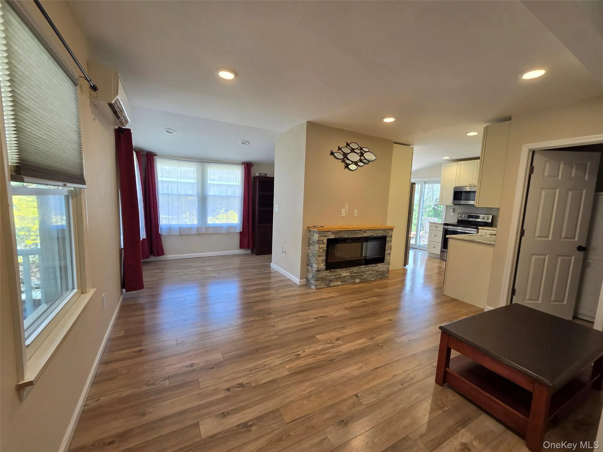 open flr plan living, dining open flr plan living, dining