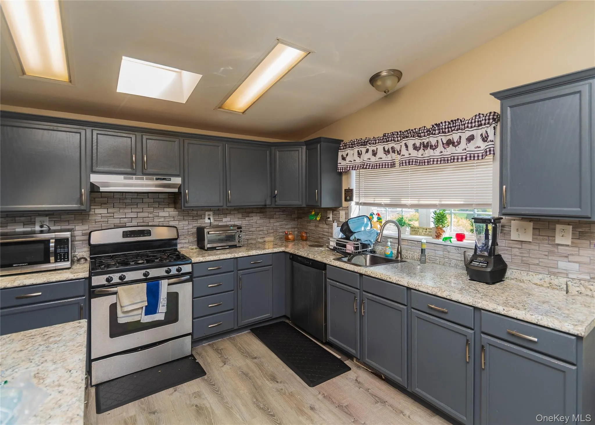 19 Biscayne Blvd, Poughkeepsie (town), NY, 3 Bedrooms Bedrooms, 7 Rooms Rooms,2 BathroomsBathrooms,Residential,For Rent,Biscayne Blvd,0,981621 19 Biscayne Blvd, Poughkeepsie (town), NY, 3 Bedrooms Bedrooms, 7 Rooms Rooms,2 BathroomsBathrooms,Residential,For Rent,Biscayne Blvd,0,981621