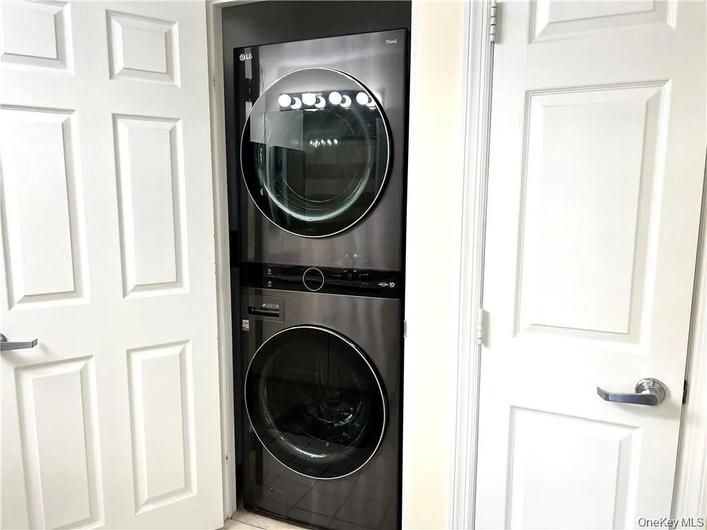 In unit large washer and dryer In unit large washer and dryer