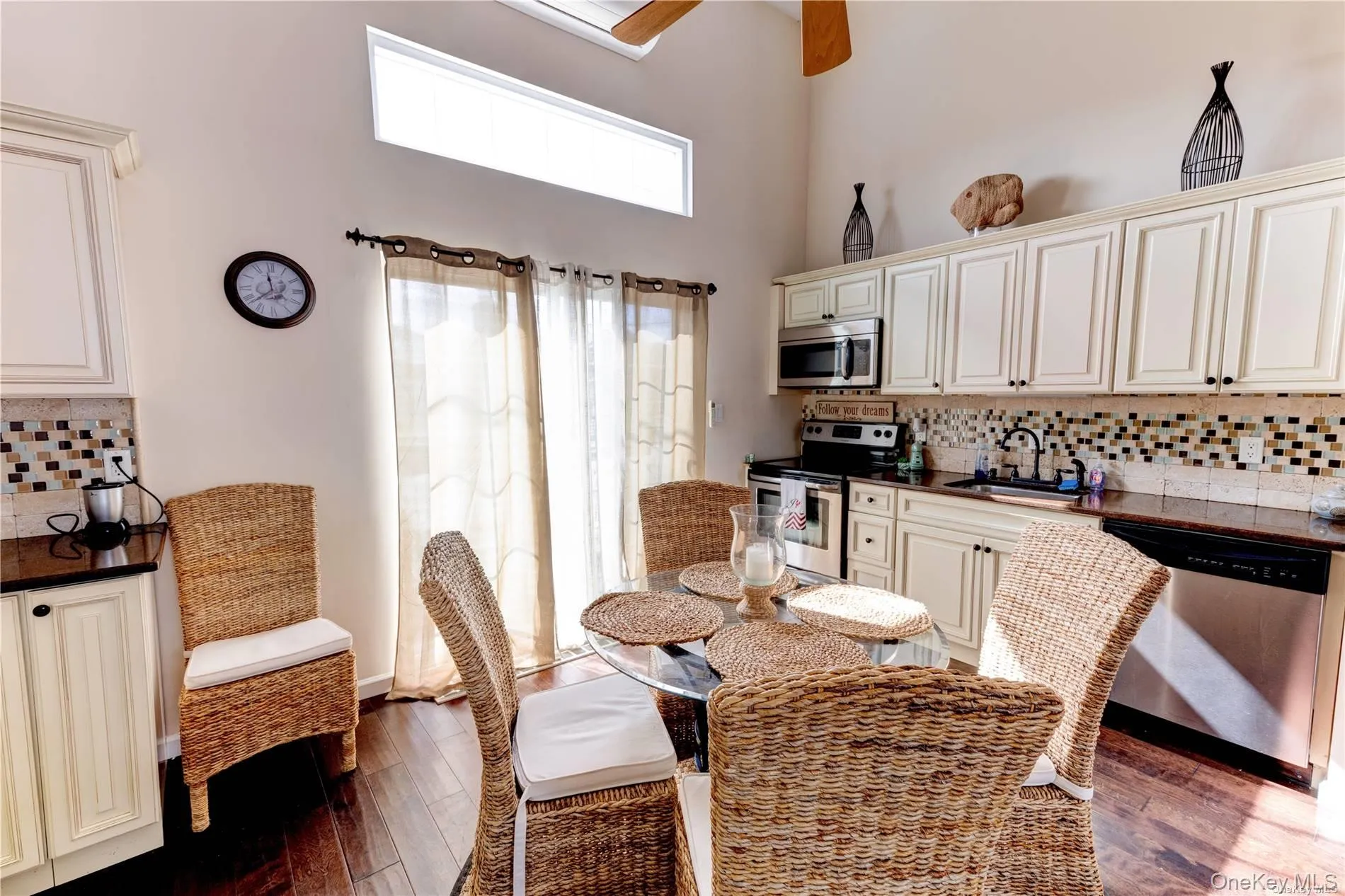 67 Vermont Street, Long Beach, NY, 3 Bedrooms Bedrooms, 6 Rooms Rooms,1 BathroomBathrooms,Residential Lease,For Rent,Vermont,0,981633 67 Vermont Street, Long Beach, NY, 3 Bedrooms Bedrooms, 6 Rooms Rooms,1 BathroomBathrooms,Residential Lease,For Rent,Vermont,0,981633