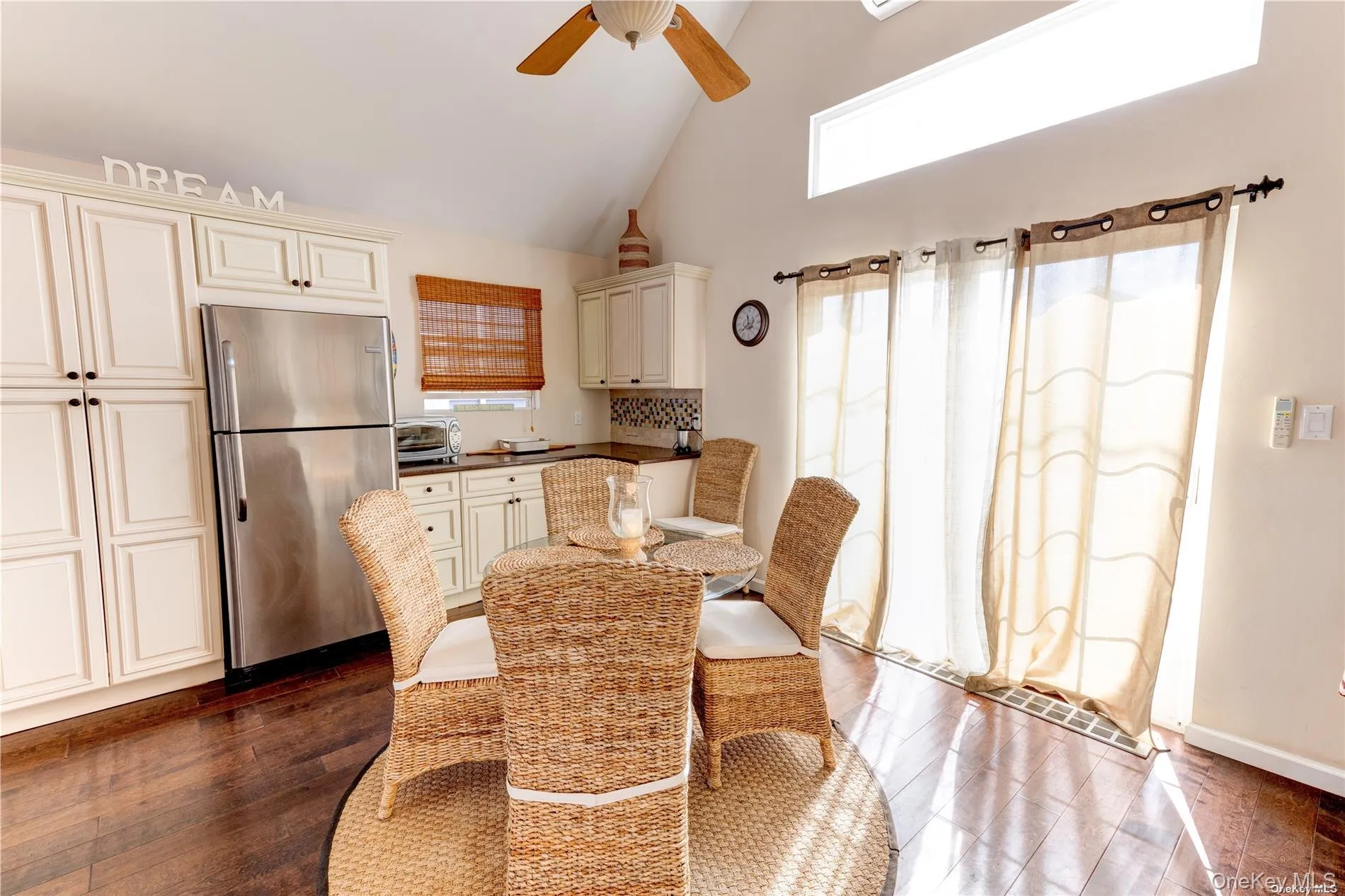67 Vermont Street, Long Beach, NY, 3 Bedrooms Bedrooms, 6 Rooms Rooms,1 BathroomBathrooms,Residential Lease,For Rent,Vermont,0,981633 67 Vermont Street, Long Beach, NY, 3 Bedrooms Bedrooms, 6 Rooms Rooms,1 BathroomBathrooms,Residential Lease,For Rent,Vermont,0,981633