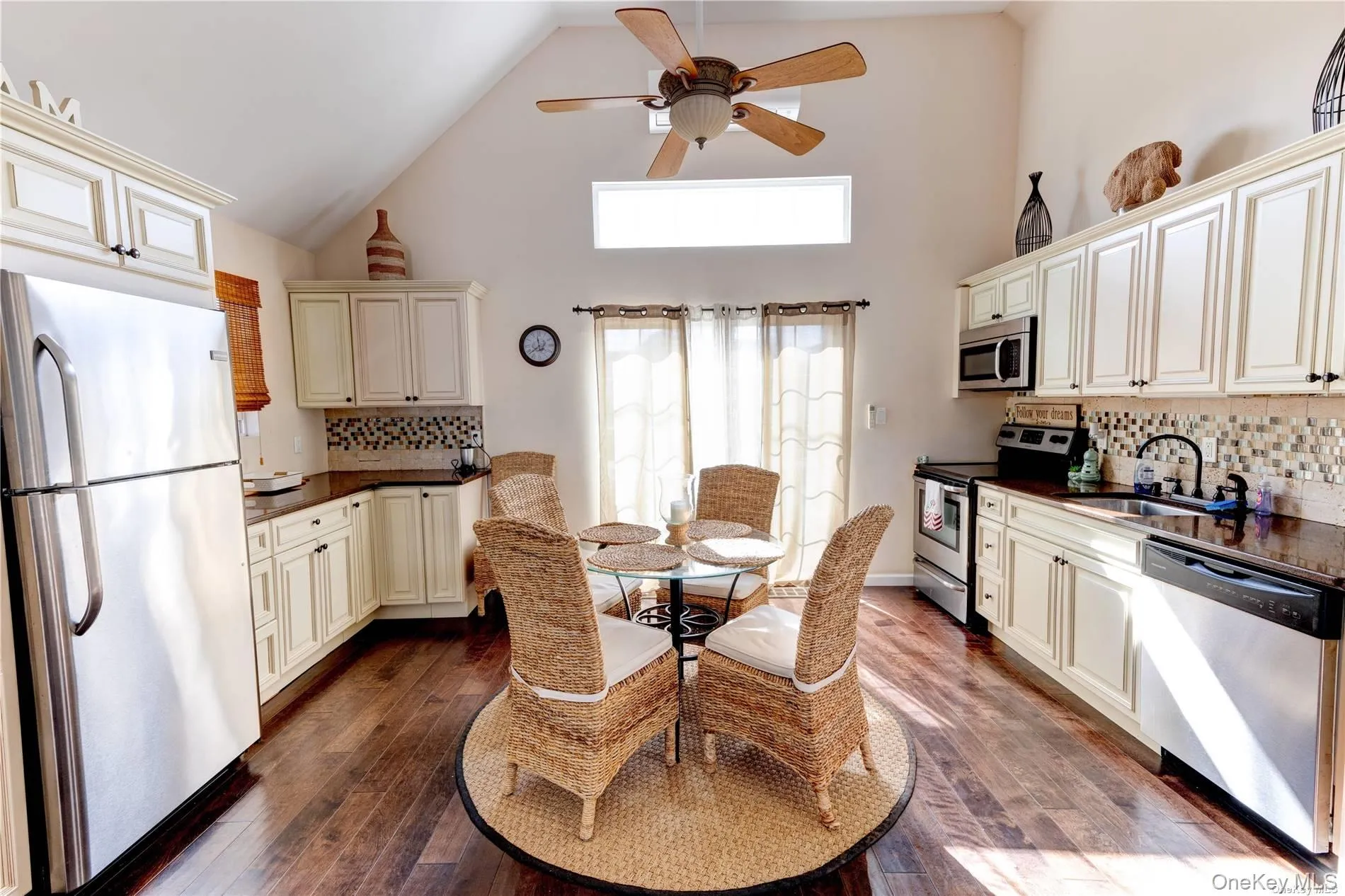 67 Vermont Street, Long Beach, NY, 3 Bedrooms Bedrooms, 6 Rooms Rooms,1 BathroomBathrooms,Residential Lease,For Rent,Vermont,0,981633 67 Vermont Street, Long Beach, NY, 3 Bedrooms Bedrooms, 6 Rooms Rooms,1 BathroomBathrooms,Residential Lease,For Rent,Vermont,0,981633