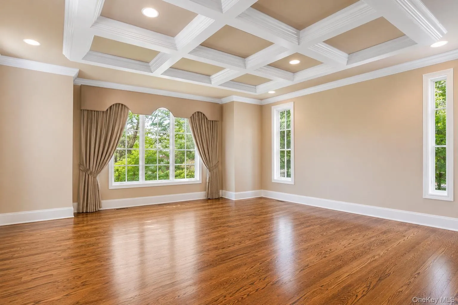 9 Earle Drive, Oyster Bay, NY, 5 Bedrooms Bedrooms, 10 Rooms Rooms,5 BathroomsBathrooms,Residential,For Rent,Earle,0,KEY981636 9 Earle Drive, Oyster Bay, NY, 5 Bedrooms Bedrooms, 10 Rooms Rooms,5 BathroomsBathrooms,Residential,For Rent,Earle,0,KEY981636