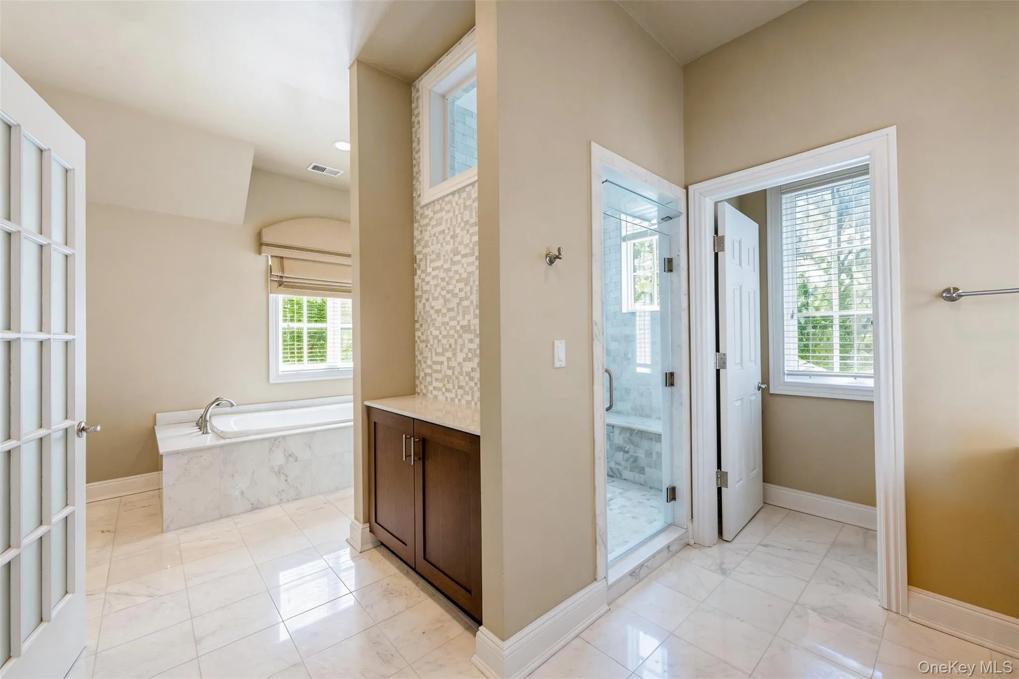 9 Earle Drive, Oyster Bay, NY, 5 Bedrooms Bedrooms, 10 Rooms Rooms,5 BathroomsBathrooms,Residential,For Rent,Earle,0,981636 9 Earle Drive, Oyster Bay, NY, 5 Bedrooms Bedrooms, 10 Rooms Rooms,5 BathroomsBathrooms,Residential,For Rent,Earle,0,981636