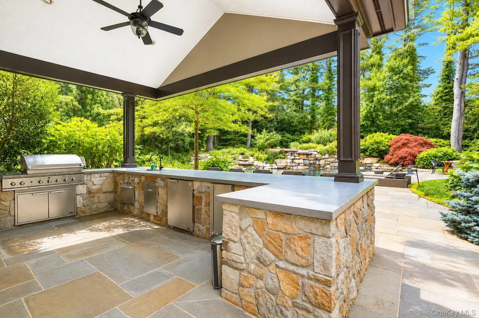 9 Earle Drive, Oyster Bay, NY, 5 Bedrooms Bedrooms, 10 Rooms Rooms,5 BathroomsBathrooms,Residential,For Rent,Earle,0,KEY981636 9 Earle Drive, Oyster Bay, NY, 5 Bedrooms Bedrooms, 10 Rooms Rooms,5 BathroomsBathrooms,Residential,For Rent,Earle,0,KEY981636