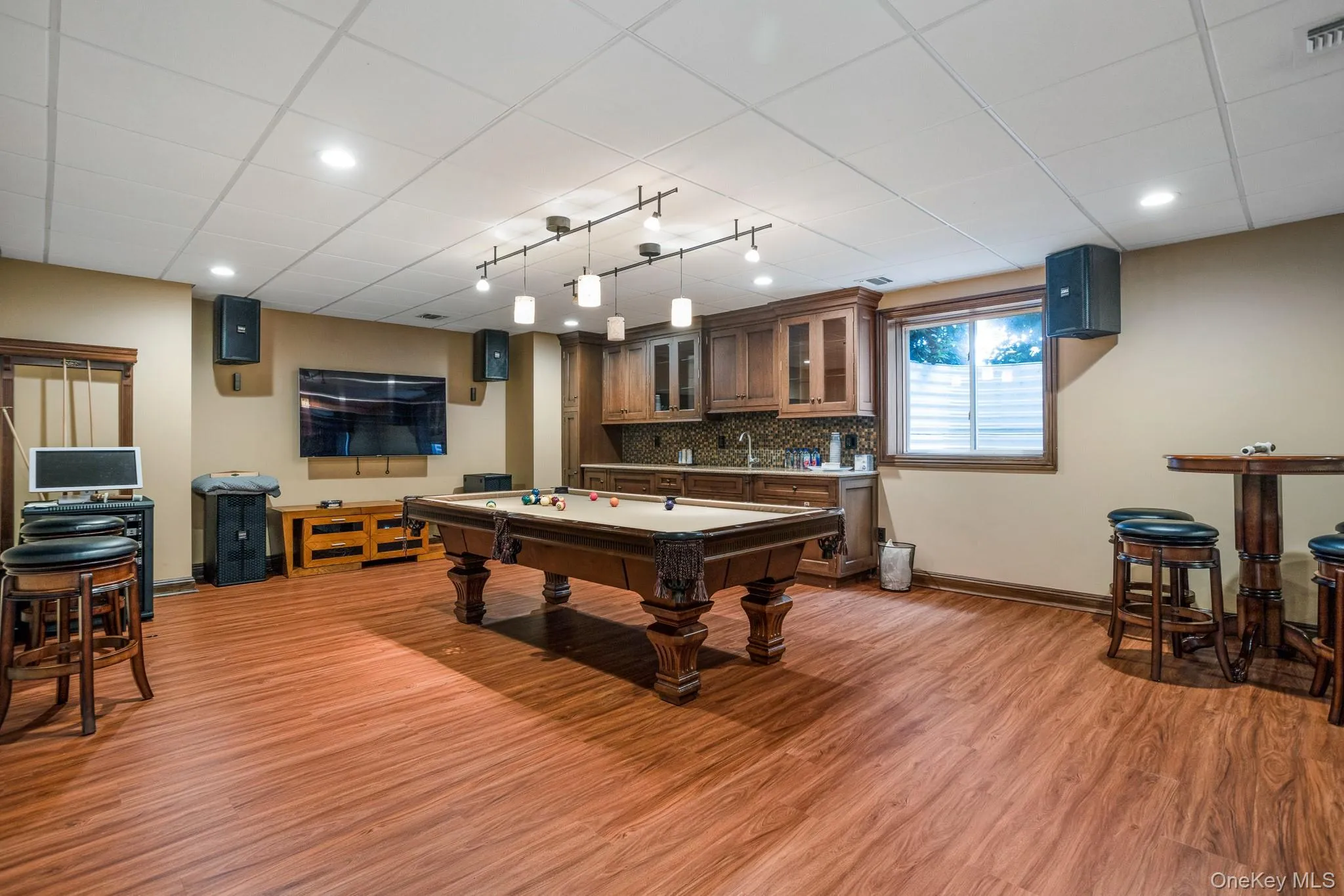 9 Earle Drive, Oyster Bay, NY, 5 Bedrooms Bedrooms, 10 Rooms Rooms,5 BathroomsBathrooms,Residential,For Rent,Earle,0,981636 9 Earle Drive, Oyster Bay, NY, 5 Bedrooms Bedrooms, 10 Rooms Rooms,5 BathroomsBathrooms,Residential,For Rent,Earle,0,981636