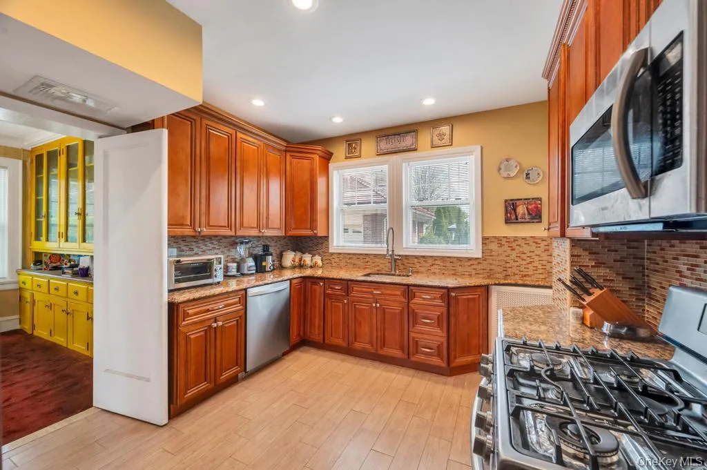 88-35 193rd Street, New York, NY, 5 Bedrooms Bedrooms, 11 Rooms Rooms,3 BathroomsBathrooms,Residential,For Rent,193rd,0,981638 88-35 193rd Street, New York, NY, 5 Bedrooms Bedrooms, 11 Rooms Rooms,3 BathroomsBathrooms,Residential,For Rent,193rd,0,981638