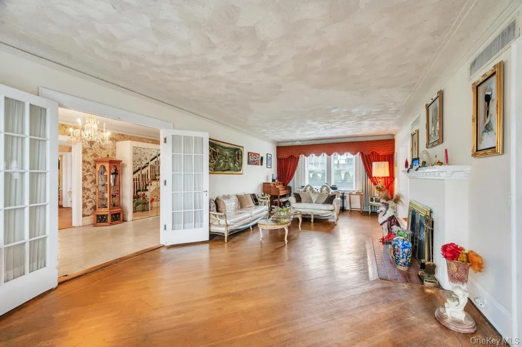 88-35 193rd Street, New York, NY, 5 Bedrooms Bedrooms, 11 Rooms Rooms,3 BathroomsBathrooms,Residential,For Rent,193rd,0,981638 88-35 193rd Street, New York, NY, 5 Bedrooms Bedrooms, 11 Rooms Rooms,3 BathroomsBathrooms,Residential,For Rent,193rd,0,981638
