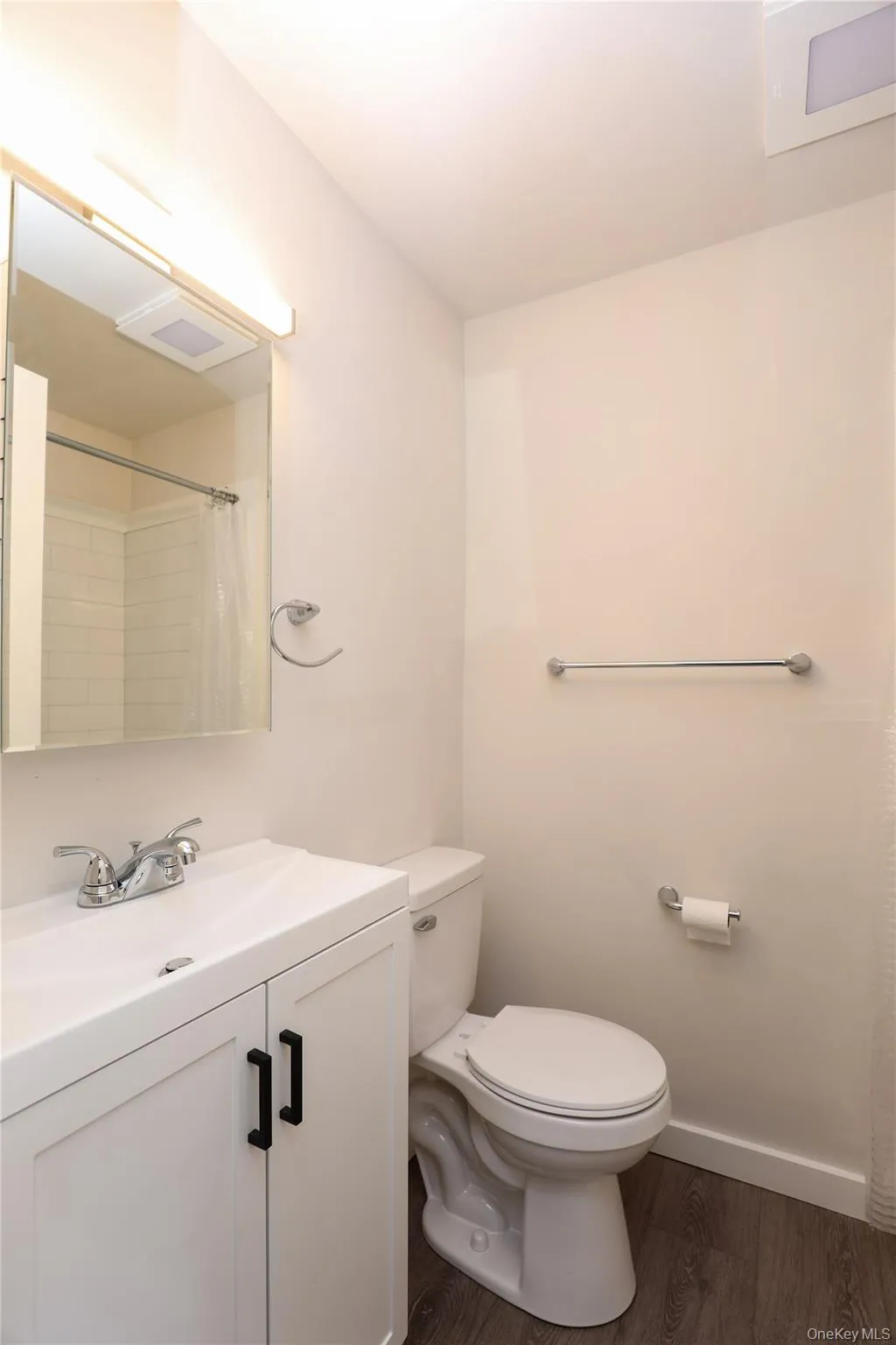 669 Broadway 9W, Esopus, NY, 1 Room Rooms,1 BathroomBathrooms,Residential Lease,For Rent,Broadway 9W,0,981644 669 Broadway 9W, Esopus, NY, 1 Room Rooms,1 BathroomBathrooms,Residential Lease,For Rent,Broadway 9W,0,981644