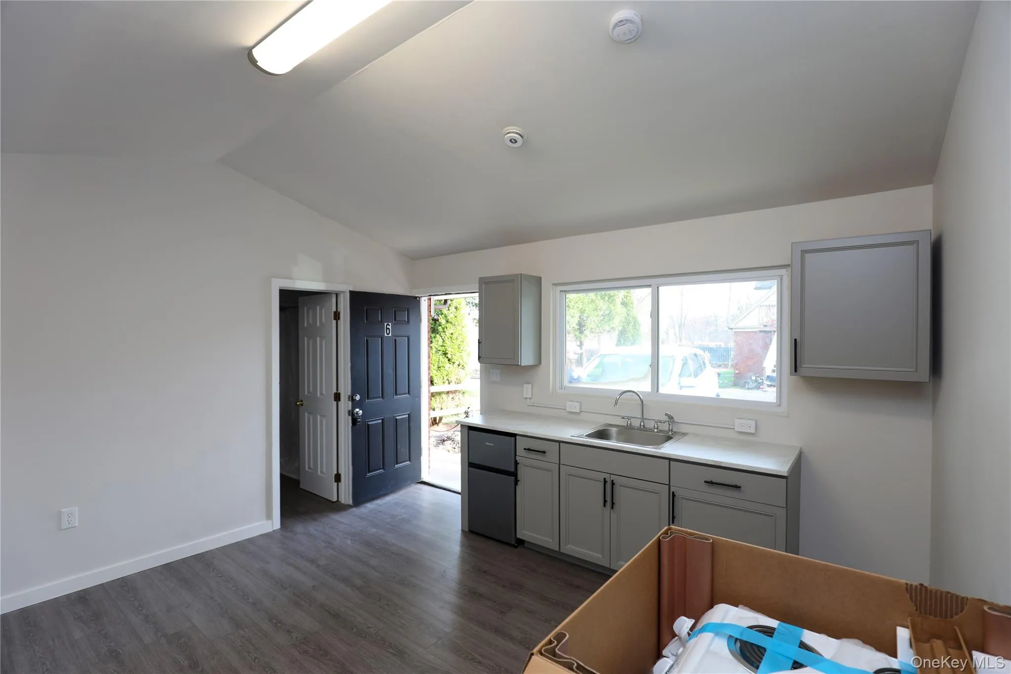 669 Broadway 9W, Esopus, NY, 1 Room Rooms,1 BathroomBathrooms,Residential Lease,For Rent,Broadway 9W,0,981644 669 Broadway 9W, Esopus, NY, 1 Room Rooms,1 BathroomBathrooms,Residential Lease,For Rent,Broadway 9W,0,981644