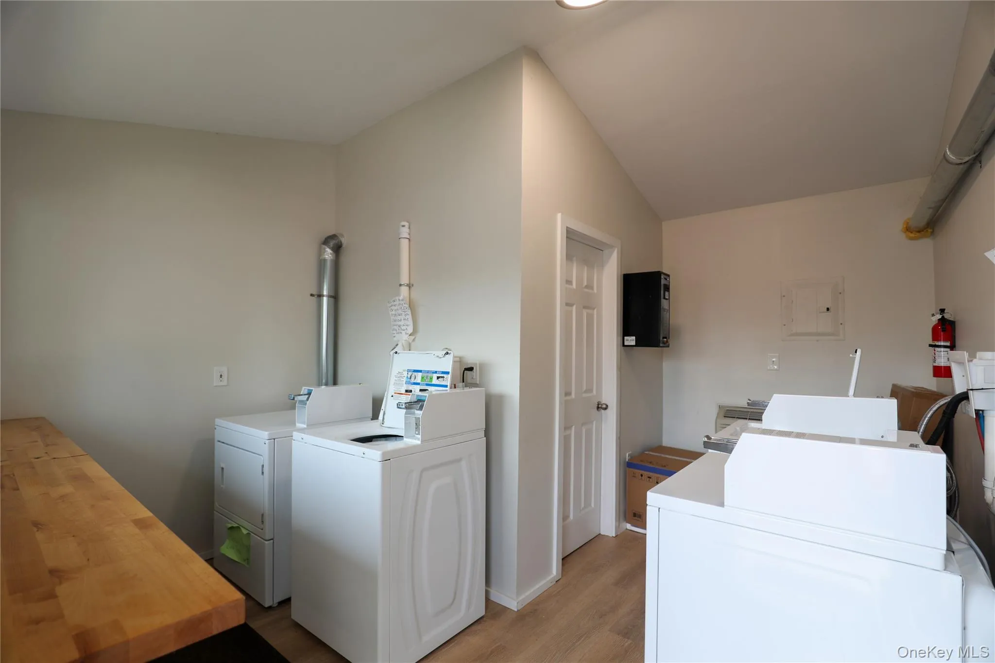 669 Broadway 9W, Esopus, NY, 1 Room Rooms,1 BathroomBathrooms,Residential Lease,For Rent,Broadway 9W,0,981644 669 Broadway 9W, Esopus, NY, 1 Room Rooms,1 BathroomBathrooms,Residential Lease,For Rent,Broadway 9W,0,981644