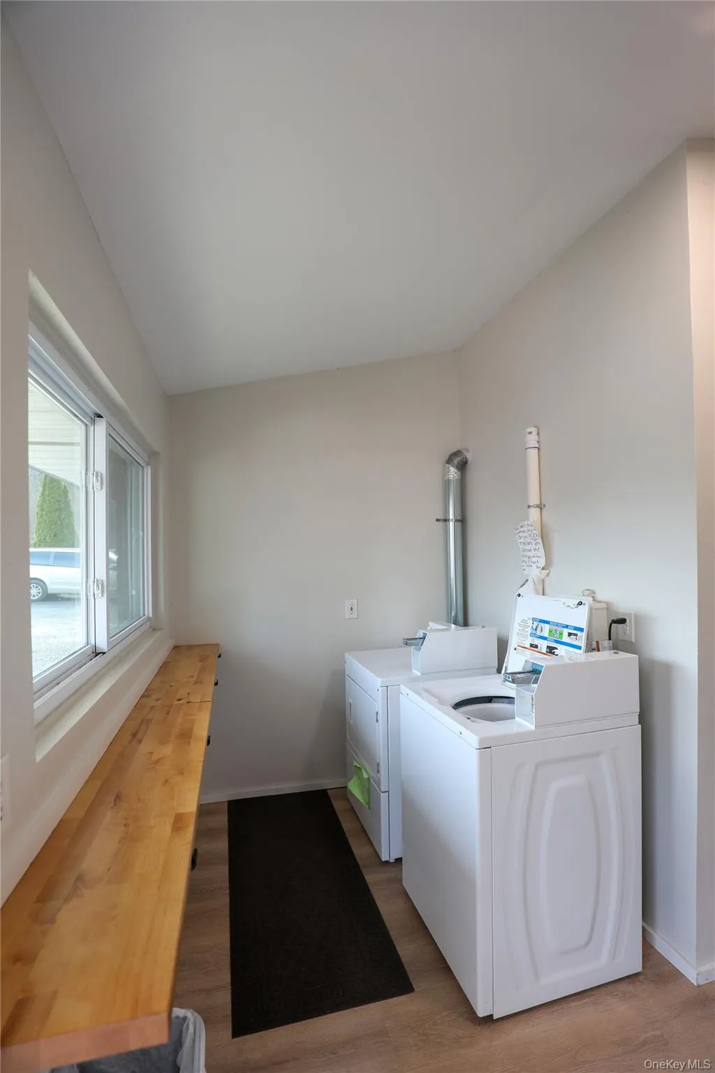 669 Broadway 9W, Esopus, NY, 1 Room Rooms,1 BathroomBathrooms,Residential Lease,For Rent,Broadway 9W,0,981644 669 Broadway 9W, Esopus, NY, 1 Room Rooms,1 BathroomBathrooms,Residential Lease,For Rent,Broadway 9W,0,981644