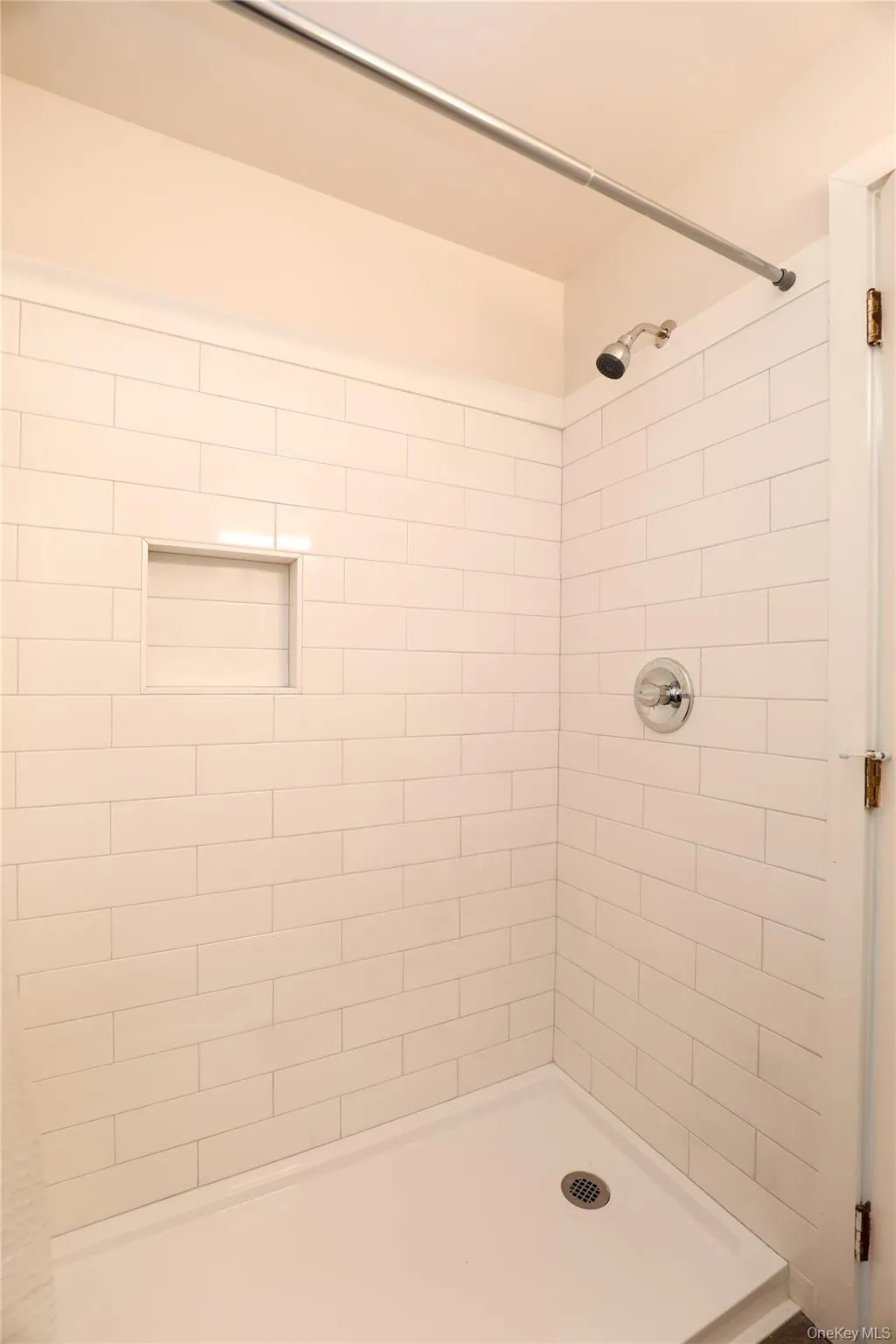 669 Broadway 9W, Esopus, NY, 1 Room Rooms,1 BathroomBathrooms,Residential Lease,For Rent,Broadway 9W,0,981644 669 Broadway 9W, Esopus, NY, 1 Room Rooms,1 BathroomBathrooms,Residential Lease,For Rent,Broadway 9W,0,981644