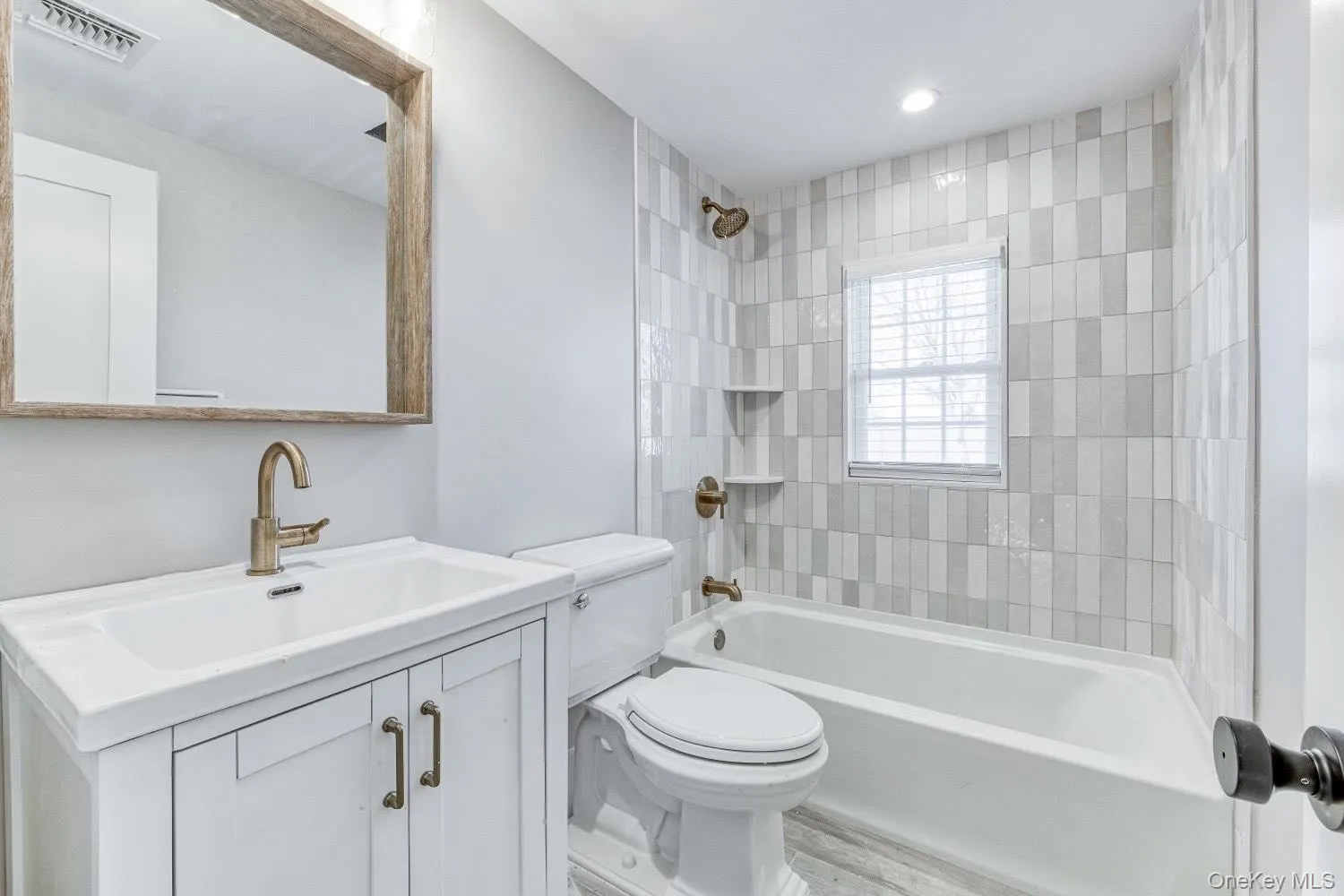 2327 Volante Place, North Hempstead, NY, 4 Bedrooms Bedrooms, 9 Rooms Rooms,2 BathroomsBathrooms,Residential Lease,For Rent,Volante,0,981645 2327 Volante Place, North Hempstead, NY, 4 Bedrooms Bedrooms, 9 Rooms Rooms,2 BathroomsBathrooms,Residential Lease,For Rent,Volante,0,981645