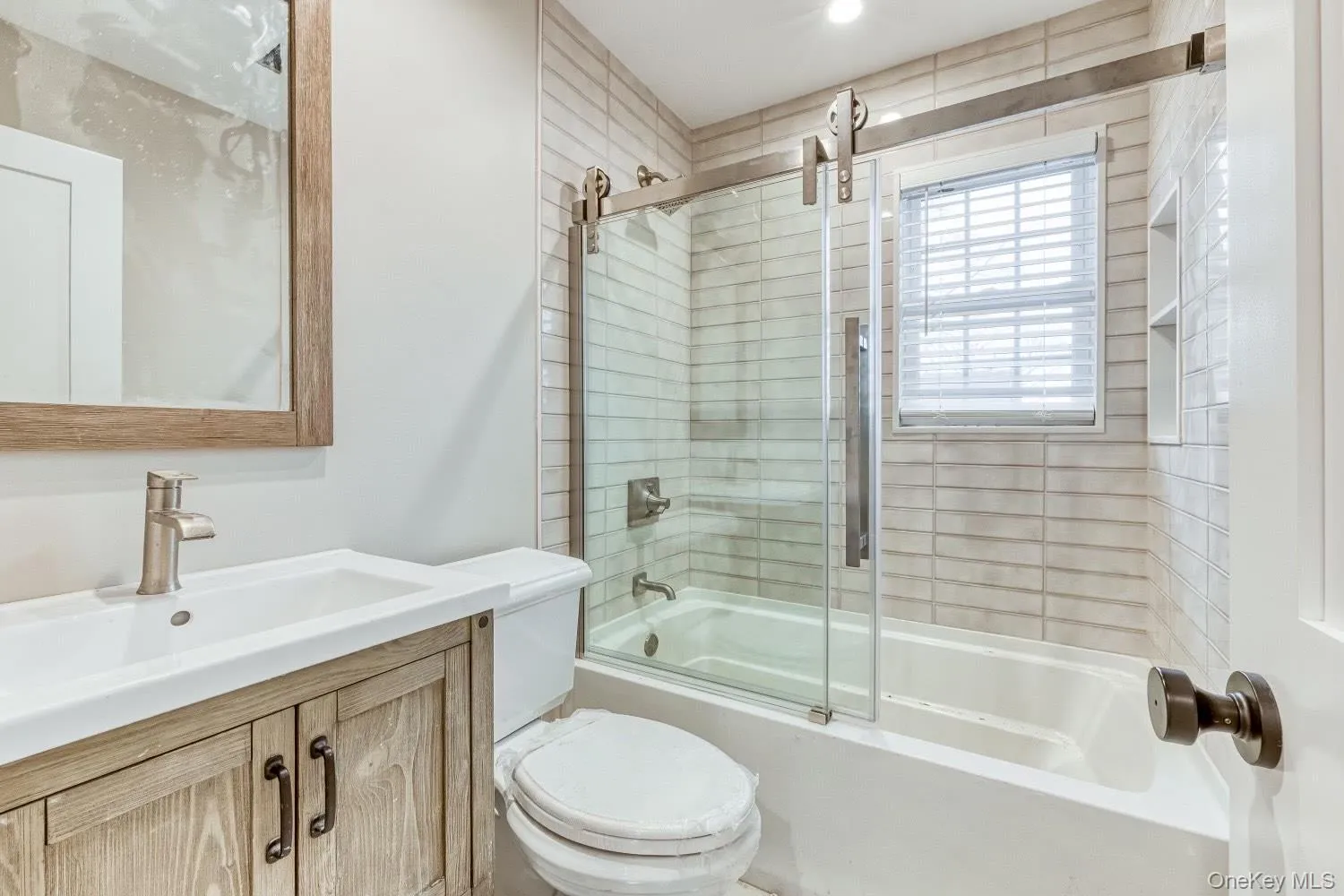 2327 Volante Place, North Hempstead, NY, 4 Bedrooms Bedrooms, 9 Rooms Rooms,2 BathroomsBathrooms,Residential Lease,For Rent,Volante,0,981645 2327 Volante Place, North Hempstead, NY, 4 Bedrooms Bedrooms, 9 Rooms Rooms,2 BathroomsBathrooms,Residential Lease,For Rent,Volante,0,981645