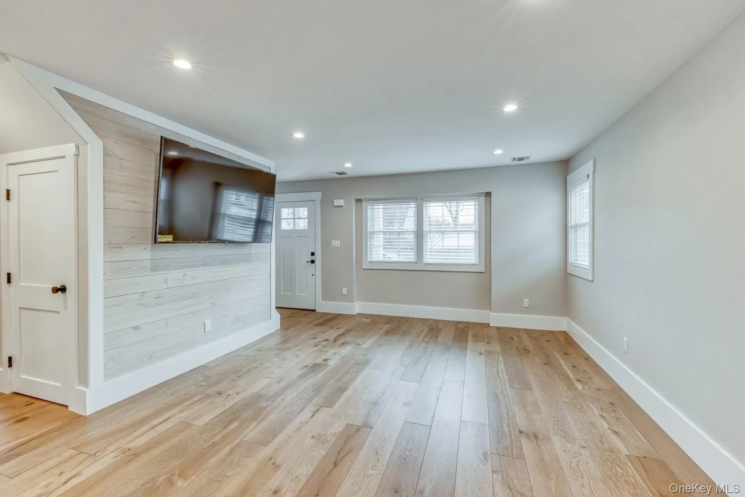 2327 Volante Place, North Hempstead, NY, 4 Bedrooms Bedrooms, 9 Rooms Rooms,2 BathroomsBathrooms,Residential Lease,For Rent,Volante,0,981645 2327 Volante Place, North Hempstead, NY, 4 Bedrooms Bedrooms, 9 Rooms Rooms,2 BathroomsBathrooms,Residential Lease,For Rent,Volante,0,981645