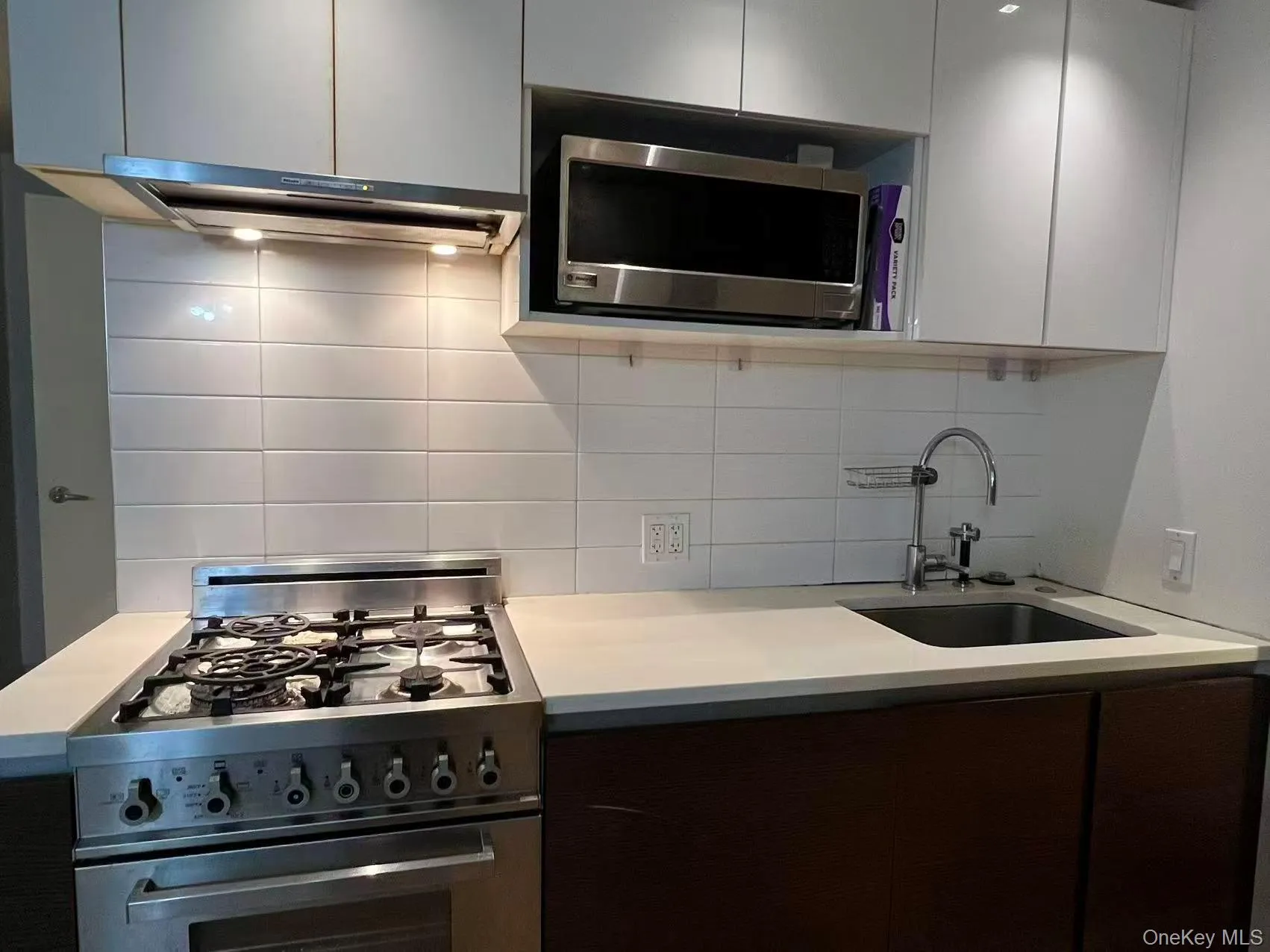 39-16 Prince Street, New York, NY, 1 Bedroom Bedrooms, 3 Rooms Rooms,1 BathroomBathrooms,Residential,For Rent,Prince,0,981669 39-16 Prince Street, New York, NY, 1 Bedroom Bedrooms, 3 Rooms Rooms,1 BathroomBathrooms,Residential,For Rent,Prince,0,981669