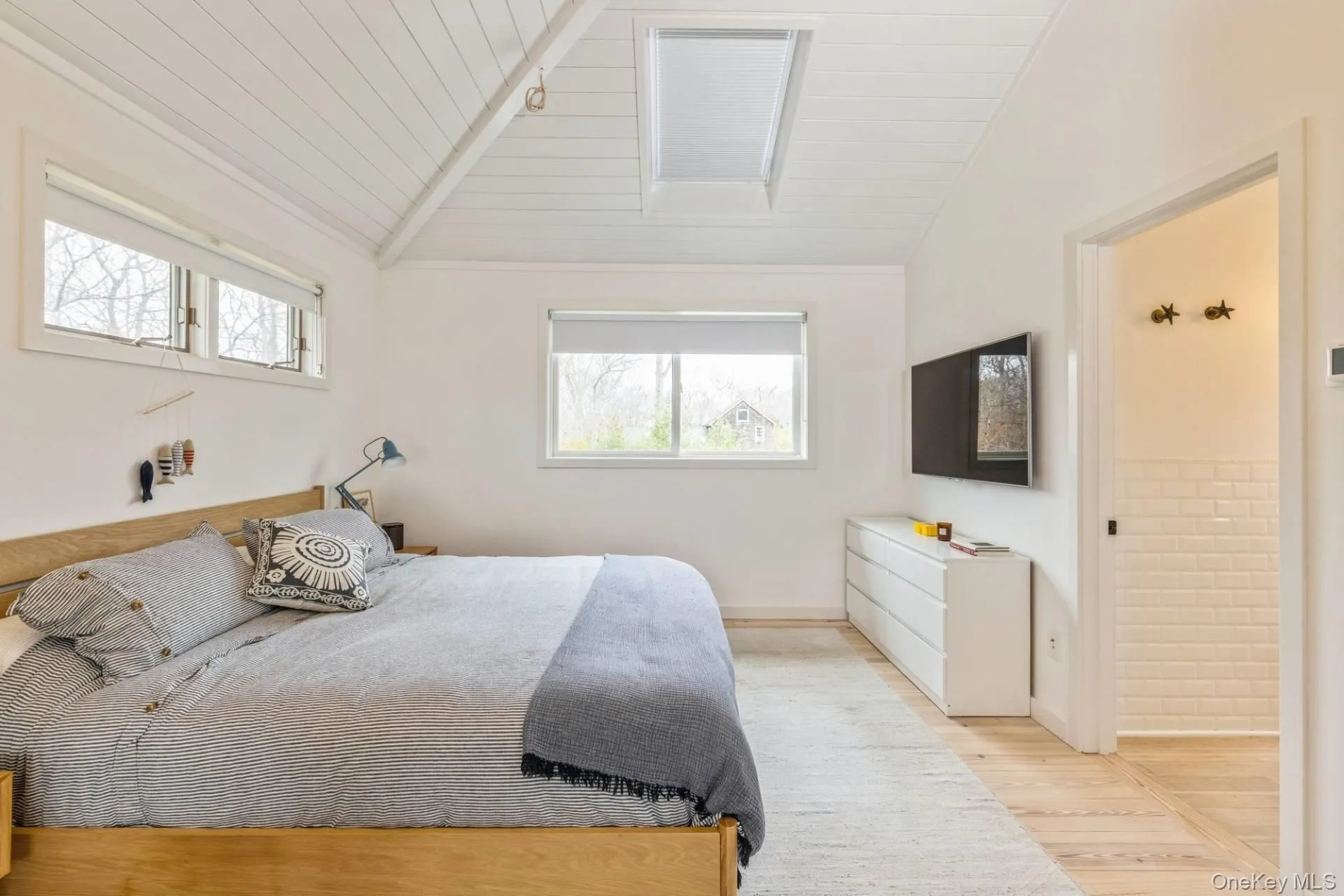 85 Camberly Road, East Hampton, NY, 4 Bedrooms Bedrooms, 7 Rooms Rooms,3 BathroomsBathrooms,Residential Lease,For Rent,Camberly,0,981729 85 Camberly Road, East Hampton, NY, 4 Bedrooms Bedrooms, 7 Rooms Rooms,3 BathroomsBathrooms,Residential Lease,For Rent,Camberly,0,981729