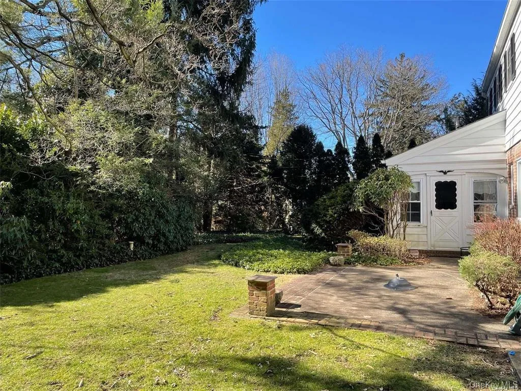 106 Trumbull Road, North Hempstead, NY, 3 Bedrooms Bedrooms, 9 Rooms Rooms,2 BathroomsBathrooms,Residential Lease,For Rent,Trumbull,0,981740 106 Trumbull Road, North Hempstead, NY, 3 Bedrooms Bedrooms, 9 Rooms Rooms,2 BathroomsBathrooms,Residential Lease,For Rent,Trumbull,0,981740