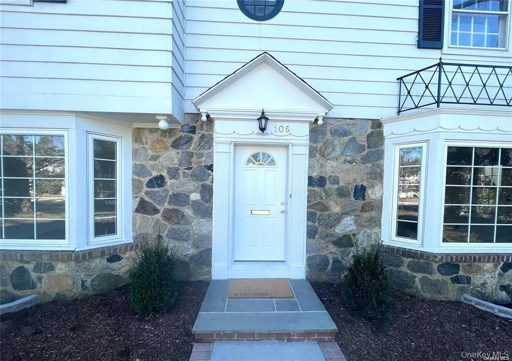 106 Trumbull Road, North Hempstead, NY, 3 Bedrooms Bedrooms, 9 Rooms Rooms,2 BathroomsBathrooms,Residential Lease,For Rent,Trumbull,0,981740 106 Trumbull Road, North Hempstead, NY, 3 Bedrooms Bedrooms, 9 Rooms Rooms,2 BathroomsBathrooms,Residential Lease,For Rent,Trumbull,0,981740