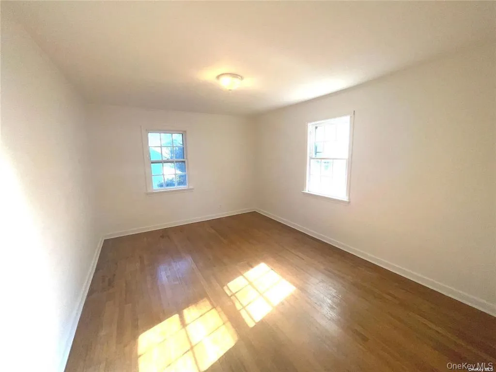 106 Trumbull Road, North Hempstead, NY, 3 Bedrooms Bedrooms, 9 Rooms Rooms,2 BathroomsBathrooms,Residential Lease,For Rent,Trumbull,0,981740 106 Trumbull Road, North Hempstead, NY, 3 Bedrooms Bedrooms, 9 Rooms Rooms,2 BathroomsBathrooms,Residential Lease,For Rent,Trumbull,0,981740