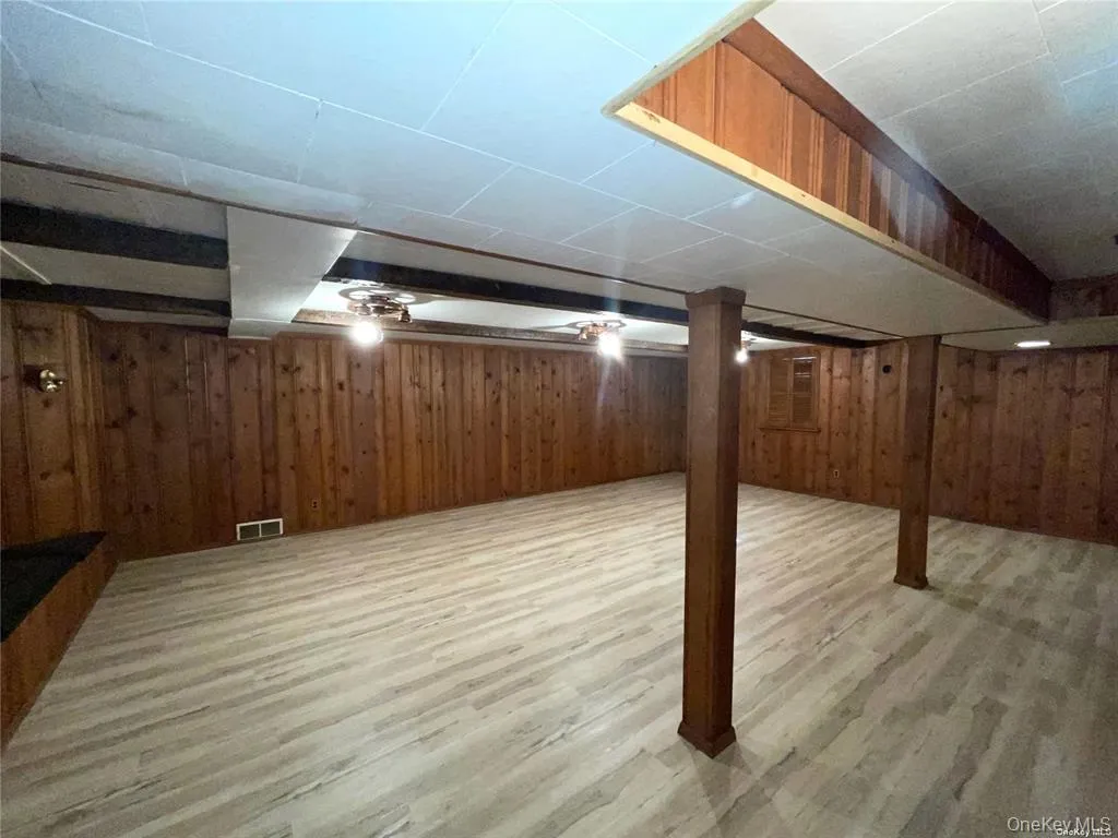 106 Trumbull Road, North Hempstead, NY, 3 Bedrooms Bedrooms, 9 Rooms Rooms,2 BathroomsBathrooms,Residential Lease,For Rent,Trumbull,0,981740 106 Trumbull Road, North Hempstead, NY, 3 Bedrooms Bedrooms, 9 Rooms Rooms,2 BathroomsBathrooms,Residential Lease,For Rent,Trumbull,0,981740