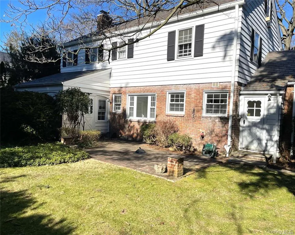 106 Trumbull Road, North Hempstead, NY, 3 Bedrooms Bedrooms, 9 Rooms Rooms,2 BathroomsBathrooms,Residential Lease,For Rent,Trumbull,0,981740 106 Trumbull Road, North Hempstead, NY, 3 Bedrooms Bedrooms, 9 Rooms Rooms,2 BathroomsBathrooms,Residential Lease,For Rent,Trumbull,0,981740