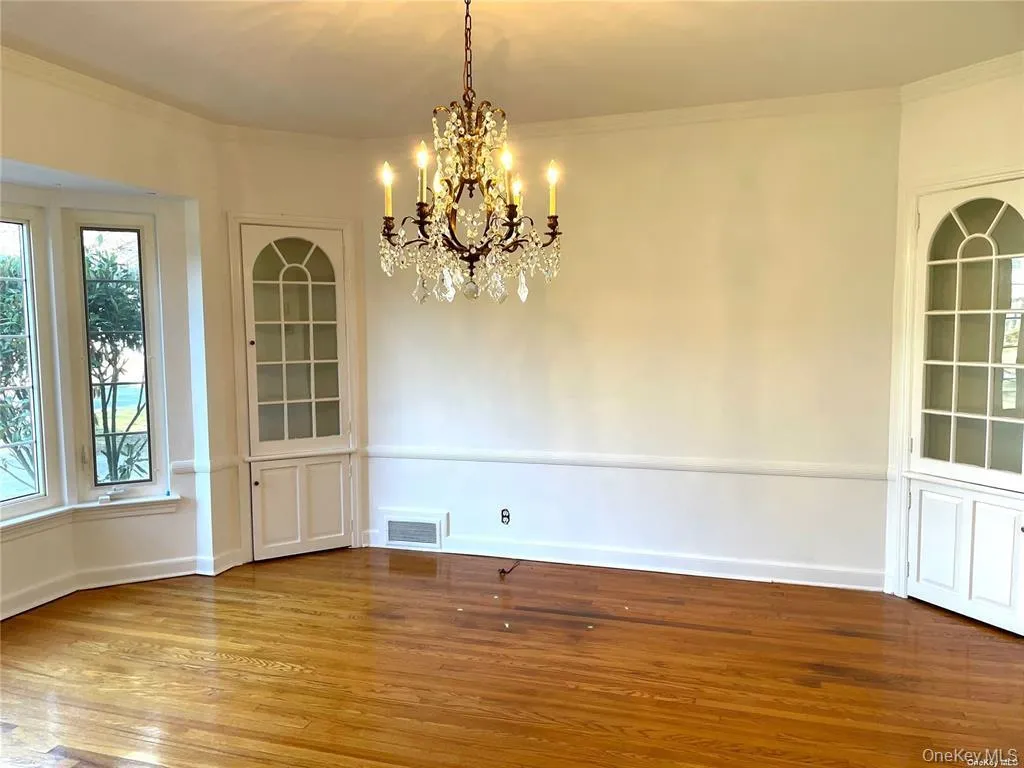 106 Trumbull Road, North Hempstead, NY, 3 Bedrooms Bedrooms, 9 Rooms Rooms,2 BathroomsBathrooms,Residential Lease,For Rent,Trumbull,0,981740 106 Trumbull Road, North Hempstead, NY, 3 Bedrooms Bedrooms, 9 Rooms Rooms,2 BathroomsBathrooms,Residential Lease,For Rent,Trumbull,0,981740