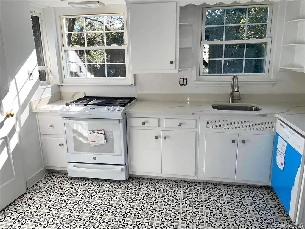 106 Trumbull Road, North Hempstead, NY, 3 Bedrooms Bedrooms, 9 Rooms Rooms,2 BathroomsBathrooms,Residential Lease,For Rent,Trumbull,0,981740 106 Trumbull Road, North Hempstead, NY, 3 Bedrooms Bedrooms, 9 Rooms Rooms,2 BathroomsBathrooms,Residential Lease,For Rent,Trumbull,0,981740