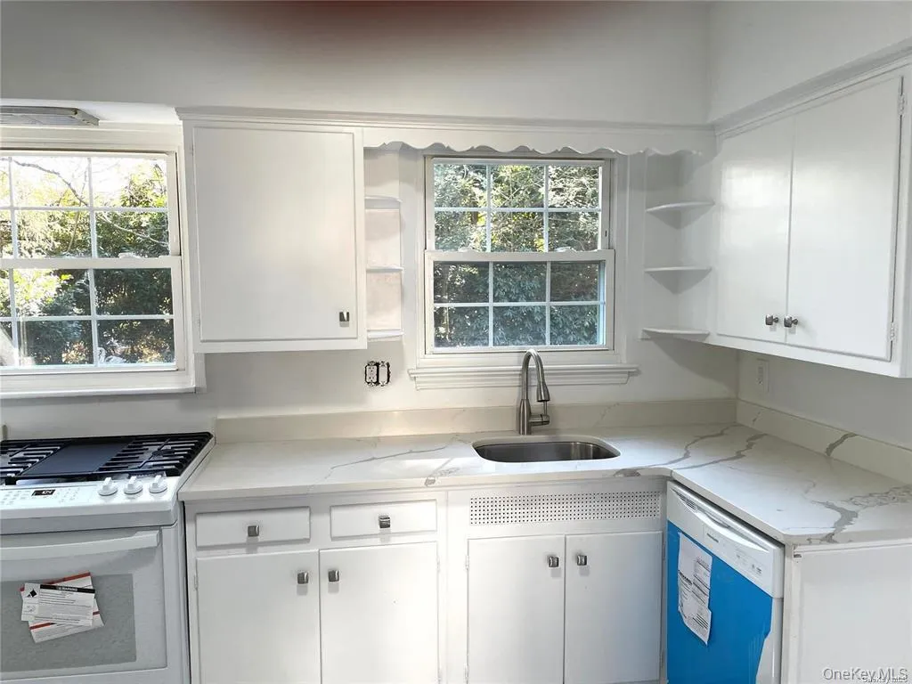 106 Trumbull Road, North Hempstead, NY, 3 Bedrooms Bedrooms, 9 Rooms Rooms,2 BathroomsBathrooms,Residential Lease,For Rent,Trumbull,0,981740 106 Trumbull Road, North Hempstead, NY, 3 Bedrooms Bedrooms, 9 Rooms Rooms,2 BathroomsBathrooms,Residential Lease,For Rent,Trumbull,0,981740