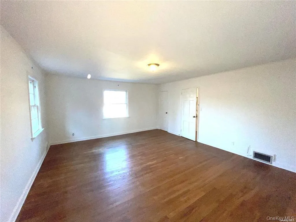106 Trumbull Road, North Hempstead, NY, 3 Bedrooms Bedrooms, 9 Rooms Rooms,2 BathroomsBathrooms,Residential Lease,For Rent,Trumbull,0,981740 106 Trumbull Road, North Hempstead, NY, 3 Bedrooms Bedrooms, 9 Rooms Rooms,2 BathroomsBathrooms,Residential Lease,For Rent,Trumbull,0,981740