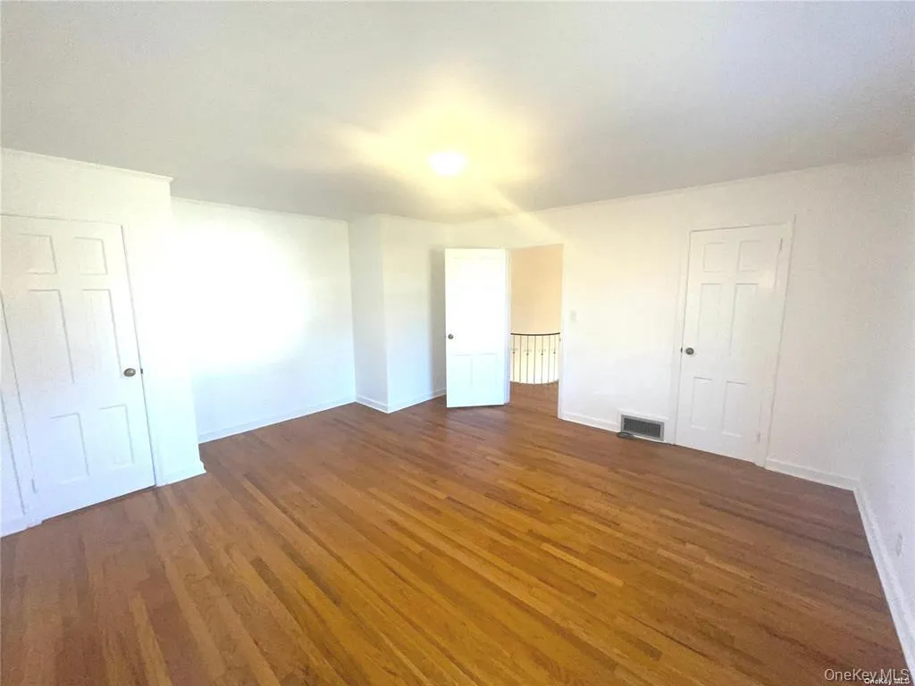 106 Trumbull Road, North Hempstead, NY, 3 Bedrooms Bedrooms, 9 Rooms Rooms,2 BathroomsBathrooms,Residential Lease,For Rent,Trumbull,0,981740 106 Trumbull Road, North Hempstead, NY, 3 Bedrooms Bedrooms, 9 Rooms Rooms,2 BathroomsBathrooms,Residential Lease,For Rent,Trumbull,0,981740