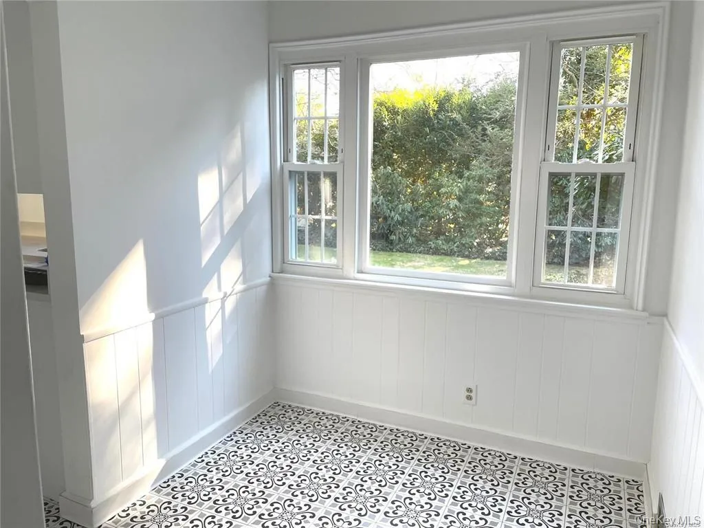 106 Trumbull Road, North Hempstead, NY, 3 Bedrooms Bedrooms, 9 Rooms Rooms,2 BathroomsBathrooms,Residential Lease,For Rent,Trumbull,0,981740 106 Trumbull Road, North Hempstead, NY, 3 Bedrooms Bedrooms, 9 Rooms Rooms,2 BathroomsBathrooms,Residential Lease,For Rent,Trumbull,0,981740