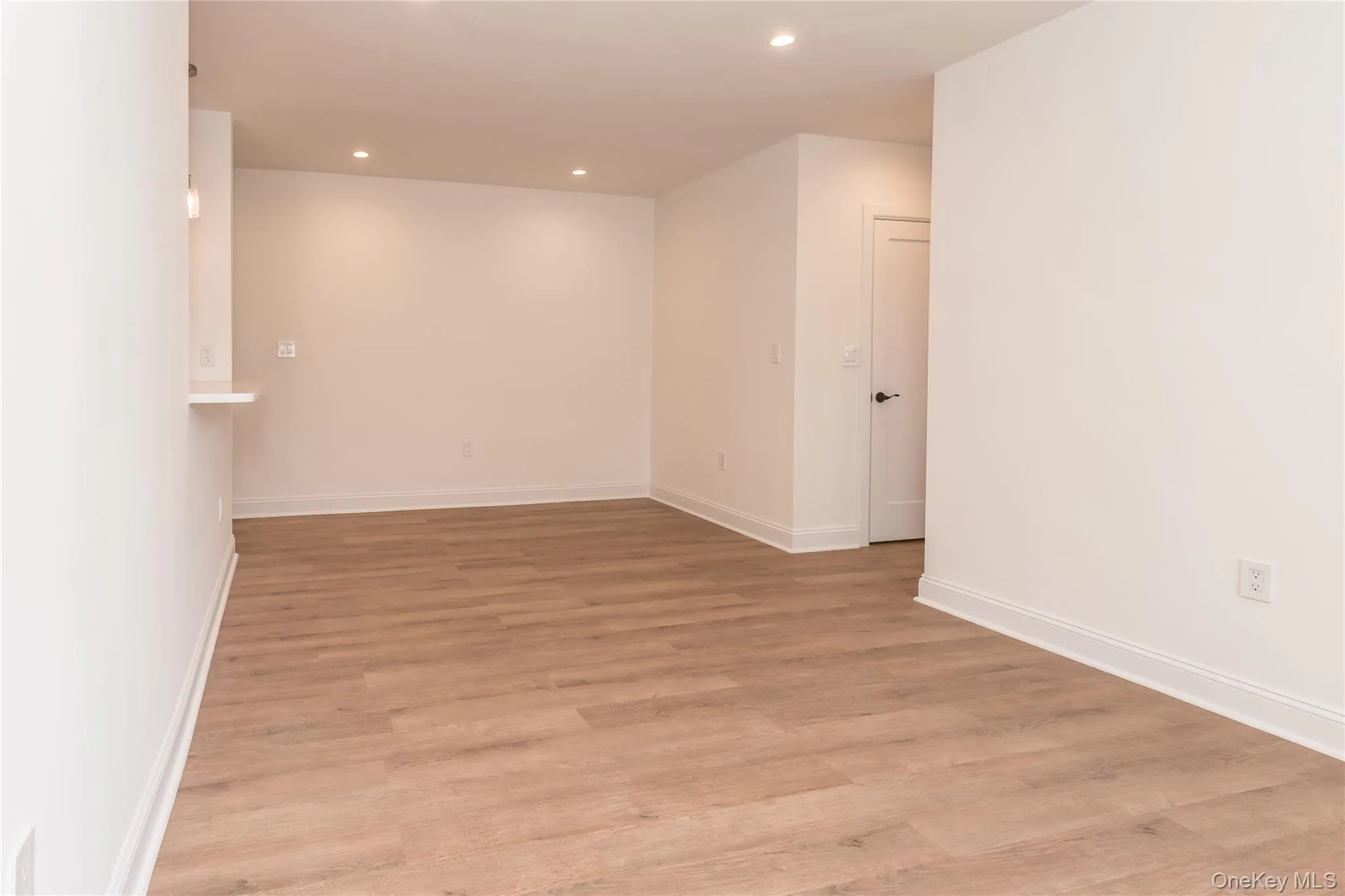 55-23 31 Avenue, New York, NY, 2 Bedrooms Bedrooms, 4 Rooms Rooms,1 BathroomBathrooms,Residential,For Rent,31,0,981749 55-23 31 Avenue, New York, NY, 2 Bedrooms Bedrooms, 4 Rooms Rooms,1 BathroomBathrooms,Residential,For Rent,31,0,981749