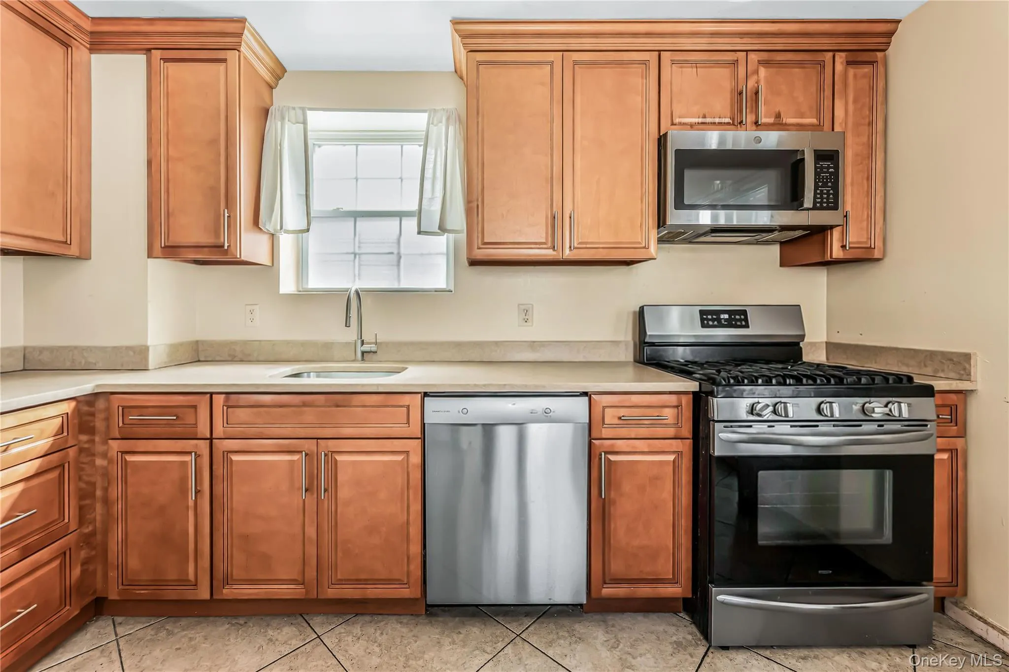 2515 Woodhull Avenue, New York, NY, 3 Bedrooms Bedrooms, 5 Rooms Rooms,2 BathroomsBathrooms,Residential,For Rent,Woodhull,0,981765 2515 Woodhull Avenue, New York, NY, 3 Bedrooms Bedrooms, 5 Rooms Rooms,2 BathroomsBathrooms,Residential,For Rent,Woodhull,0,981765