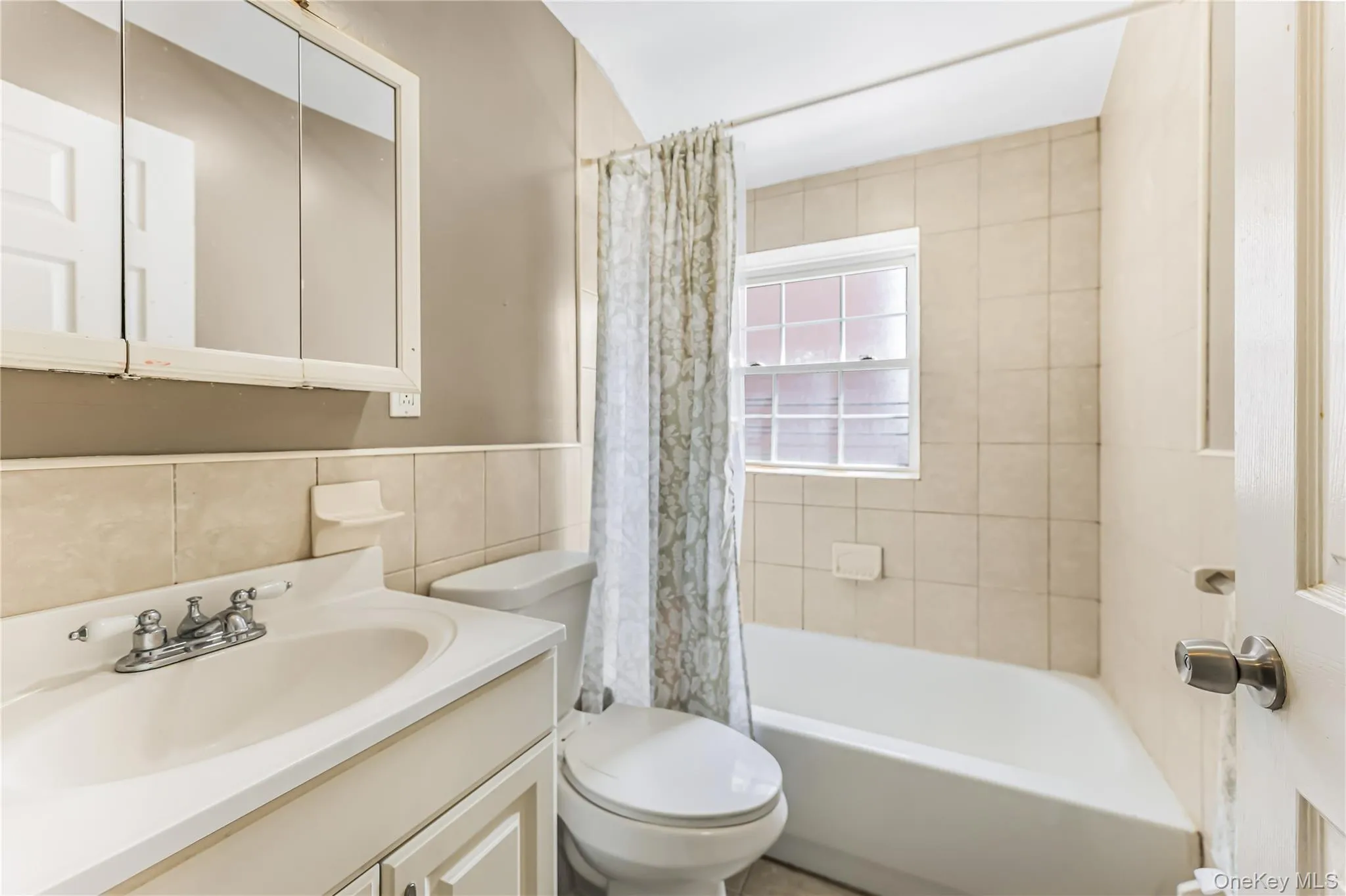 2515 Woodhull Avenue, New York, NY, 3 Bedrooms Bedrooms, 5 Rooms Rooms,2 BathroomsBathrooms,Residential,For Rent,Woodhull,0,981765 2515 Woodhull Avenue, New York, NY, 3 Bedrooms Bedrooms, 5 Rooms Rooms,2 BathroomsBathrooms,Residential,For Rent,Woodhull,0,981765