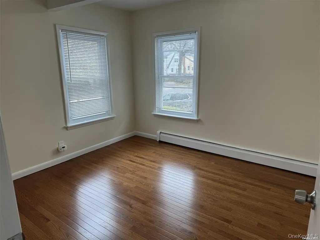 44 Graywood Road, North Hempstead, NY, 2 Bedrooms Bedrooms, 4 Rooms Rooms,1 BathroomBathrooms,Residential Lease,For Rent,Graywood,0,981766 44 Graywood Road, North Hempstead, NY, 2 Bedrooms Bedrooms, 4 Rooms Rooms,1 BathroomBathrooms,Residential Lease,For Rent,Graywood,0,981766