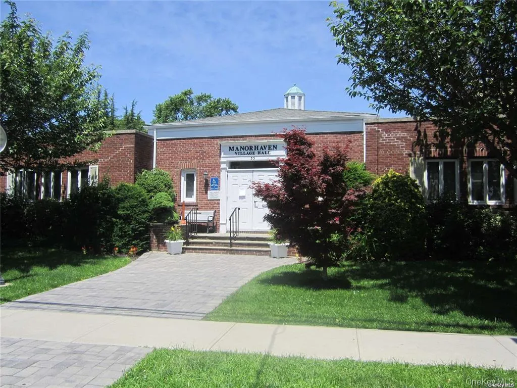 44 Graywood Road, North Hempstead, NY, 2 Bedrooms Bedrooms, 4 Rooms Rooms,1 BathroomBathrooms,Residential Lease,For Rent,Graywood,0,981766 44 Graywood Road, North Hempstead, NY, 2 Bedrooms Bedrooms, 4 Rooms Rooms,1 BathroomBathrooms,Residential Lease,For Rent,Graywood,0,981766