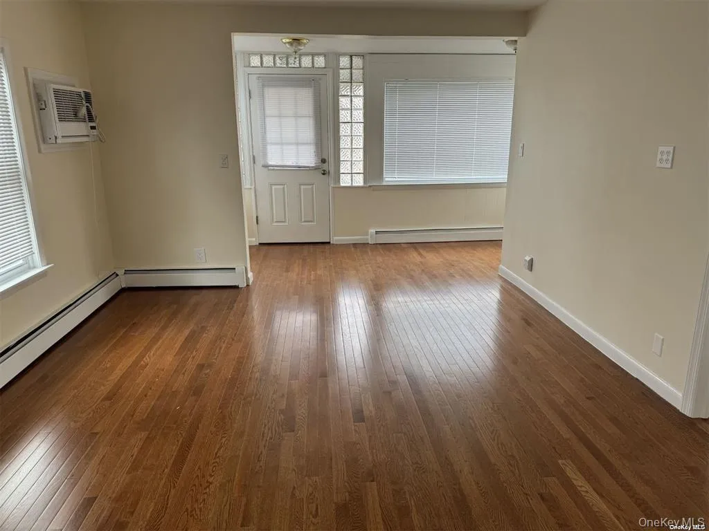 44 Graywood Road, North Hempstead, NY, 2 Bedrooms Bedrooms, 4 Rooms Rooms,1 BathroomBathrooms,Residential Lease,For Rent,Graywood,0,981766 44 Graywood Road, North Hempstead, NY, 2 Bedrooms Bedrooms, 4 Rooms Rooms,1 BathroomBathrooms,Residential Lease,For Rent,Graywood,0,981766