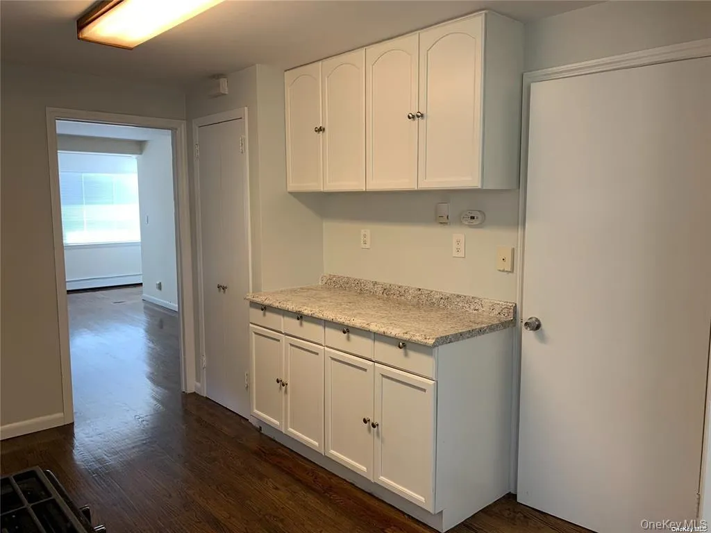 44 Graywood Road, North Hempstead, NY, 2 Bedrooms Bedrooms, 4 Rooms Rooms,1 BathroomBathrooms,Residential Lease,For Rent,Graywood,0,981766 44 Graywood Road, North Hempstead, NY, 2 Bedrooms Bedrooms, 4 Rooms Rooms,1 BathroomBathrooms,Residential Lease,For Rent,Graywood,0,981766