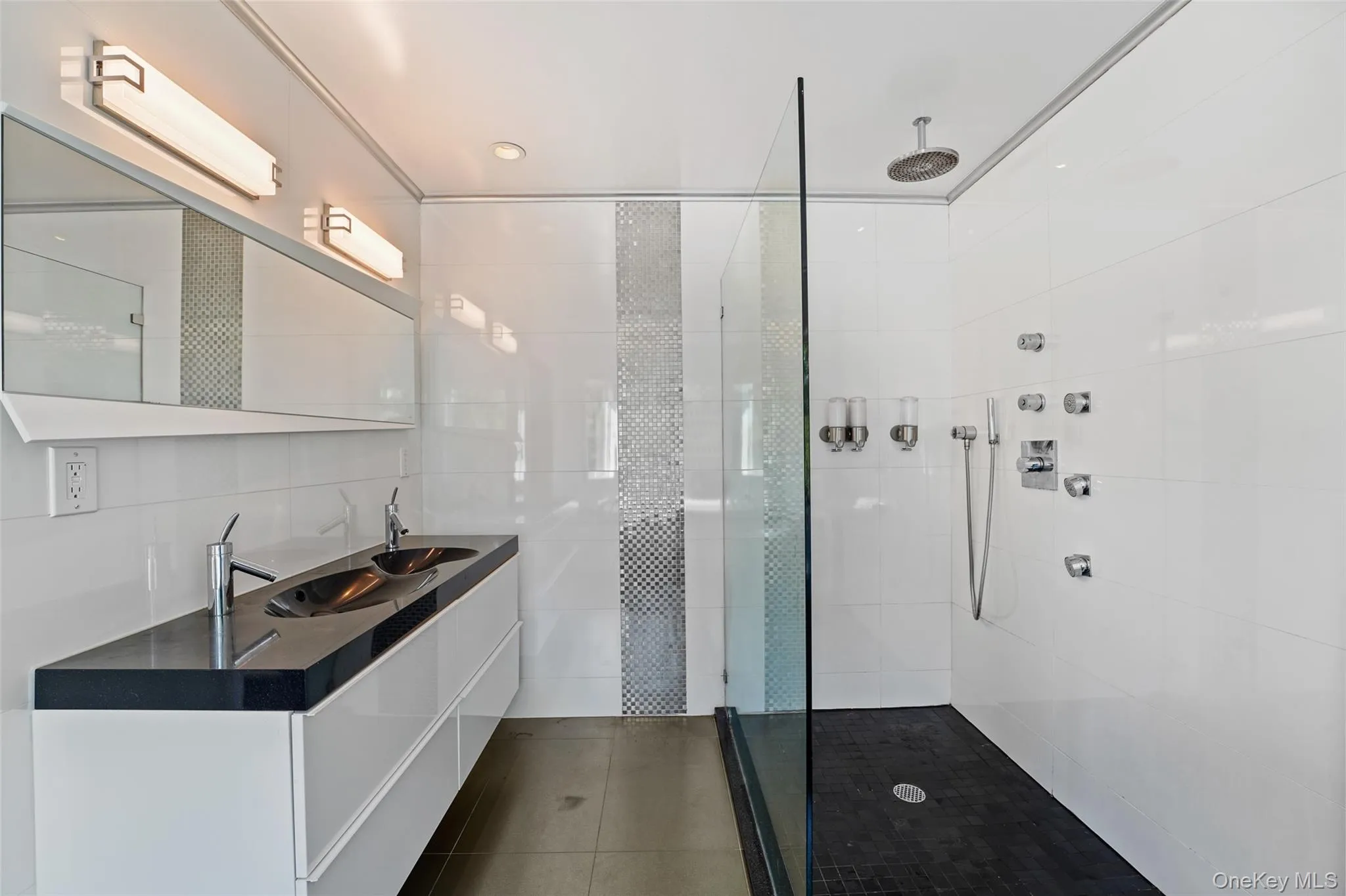 2 Hudson Street, Greenburgh, NY, 5 Bedrooms Bedrooms, 9 Rooms Rooms,5 BathroomsBathrooms,Residential Lease,For Rent,Hudson,0,981809 2 Hudson Street, Greenburgh, NY, 5 Bedrooms Bedrooms, 9 Rooms Rooms,5 BathroomsBathrooms,Residential Lease,For Rent,Hudson,0,981809