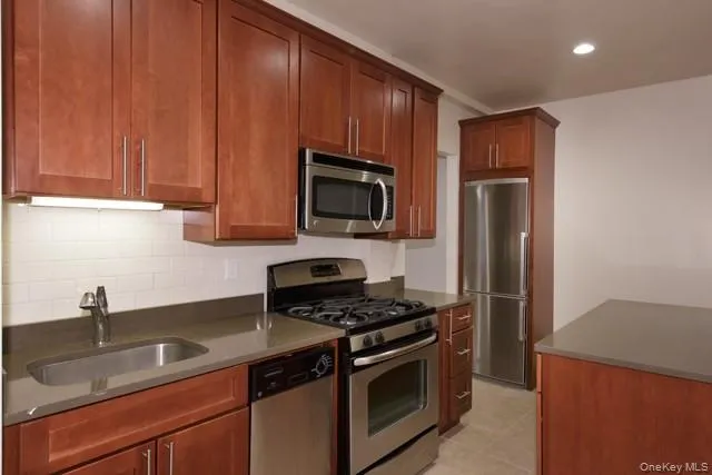 365 Stewart Avenue, Hempstead, NY, 1 Bedroom Bedrooms, 4 Rooms Rooms,1 BathroomBathrooms,Residential Lease,For Rent,Stewart,0,981811 365 Stewart Avenue, Hempstead, NY, 1 Bedroom Bedrooms, 4 Rooms Rooms,1 BathroomBathrooms,Residential Lease,For Rent,Stewart,0,981811