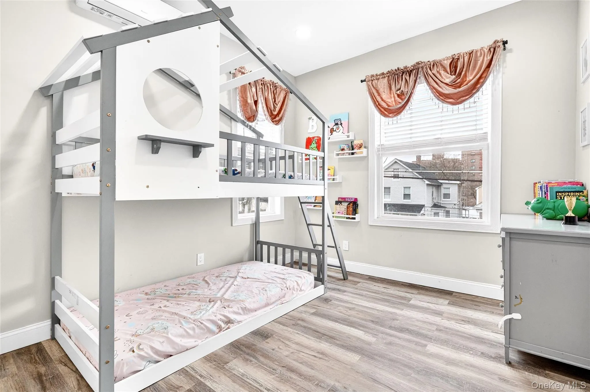240 10th Avenue, Mount Vernon, NY, 4 Bedrooms Bedrooms, 15 Rooms Rooms,2 BathroomsBathrooms,Residential,For Rent,10th,0,981818 240 10th Avenue, Mount Vernon, NY, 4 Bedrooms Bedrooms, 15 Rooms Rooms,2 BathroomsBathrooms,Residential,For Rent,10th,0,981818