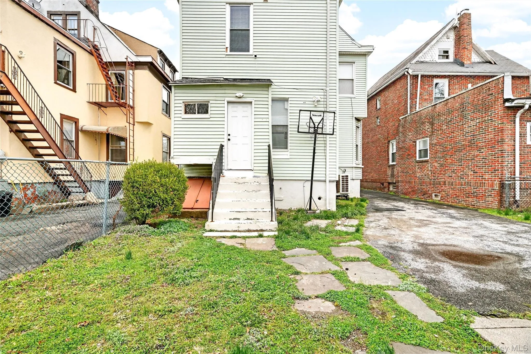 240 10th Avenue, Mount Vernon, NY, 4 Bedrooms Bedrooms, 15 Rooms Rooms,2 BathroomsBathrooms,Residential,For Rent,10th,0,981818 240 10th Avenue, Mount Vernon, NY, 4 Bedrooms Bedrooms, 15 Rooms Rooms,2 BathroomsBathrooms,Residential,For Rent,10th,0,981818
