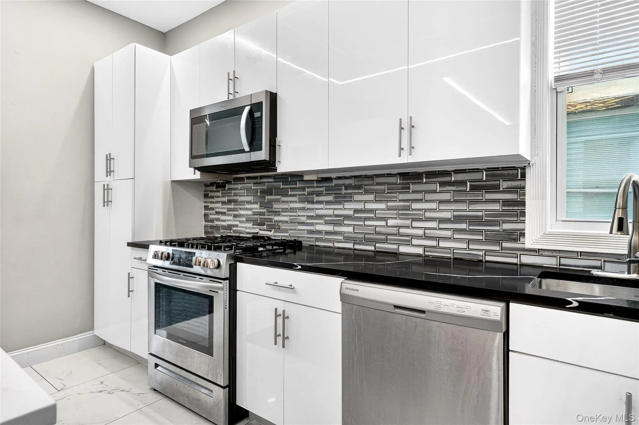 240 10th Avenue, Mount Vernon, NY, 4 Bedrooms Bedrooms, 15 Rooms Rooms,2 BathroomsBathrooms,Residential,For Rent,10th,0,981818 240 10th Avenue, Mount Vernon, NY, 4 Bedrooms Bedrooms, 15 Rooms Rooms,2 BathroomsBathrooms,Residential,For Rent,10th,0,981818