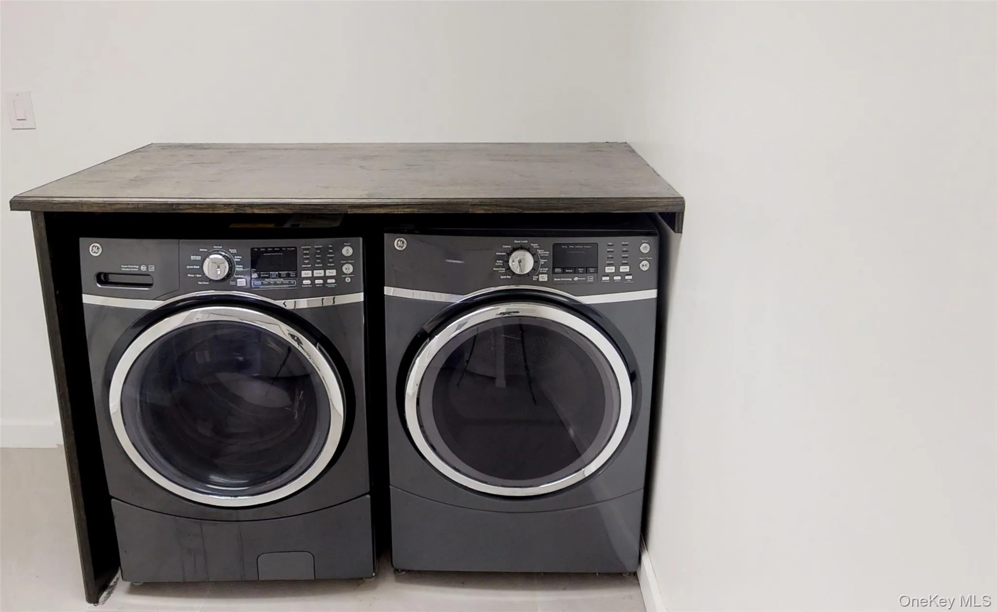 67-12 Juno Street, New York, NY, 3 Bedrooms Bedrooms, 5 Rooms Rooms,2 BathroomsBathrooms,Residential Lease,For Rent,Juno,0,981828 67-12 Juno Street, New York, NY, 3 Bedrooms Bedrooms, 5 Rooms Rooms,2 BathroomsBathrooms,Residential Lease,For Rent,Juno,0,981828