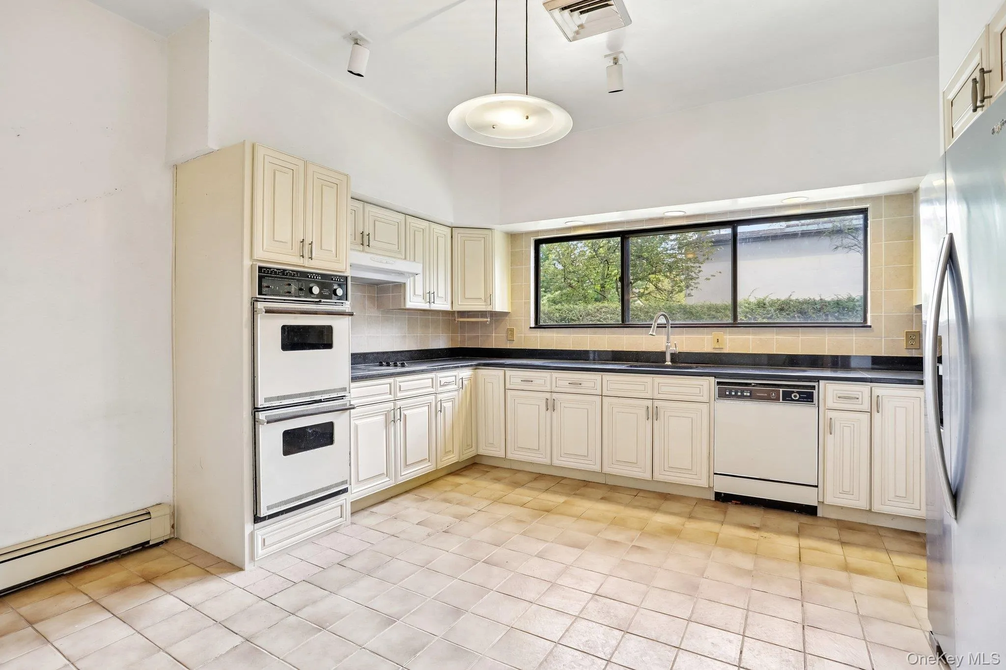 20 High Point Lane, Greenburgh, NY, 5 Bedrooms Bedrooms, 9 Rooms Rooms,3 BathroomsBathrooms,Residential,For Rent,High Point,0,981833 20 High Point Lane, Greenburgh, NY, 5 Bedrooms Bedrooms, 9 Rooms Rooms,3 BathroomsBathrooms,Residential,For Rent,High Point,0,981833