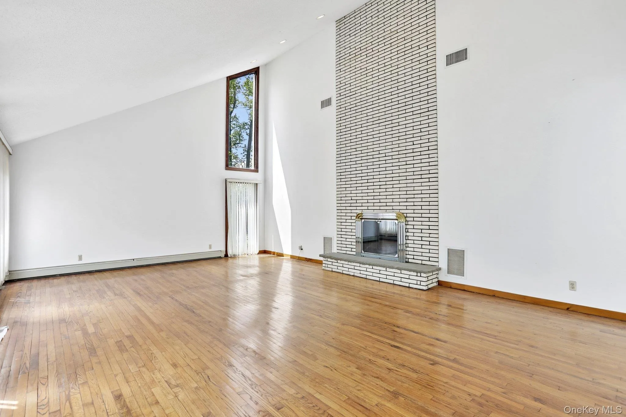 20 High Point Lane, Greenburgh, NY, 5 Bedrooms Bedrooms, 9 Rooms Rooms,3 BathroomsBathrooms,Residential,For Rent,High Point,0,981833 20 High Point Lane, Greenburgh, NY, 5 Bedrooms Bedrooms, 9 Rooms Rooms,3 BathroomsBathrooms,Residential,For Rent,High Point,0,981833
