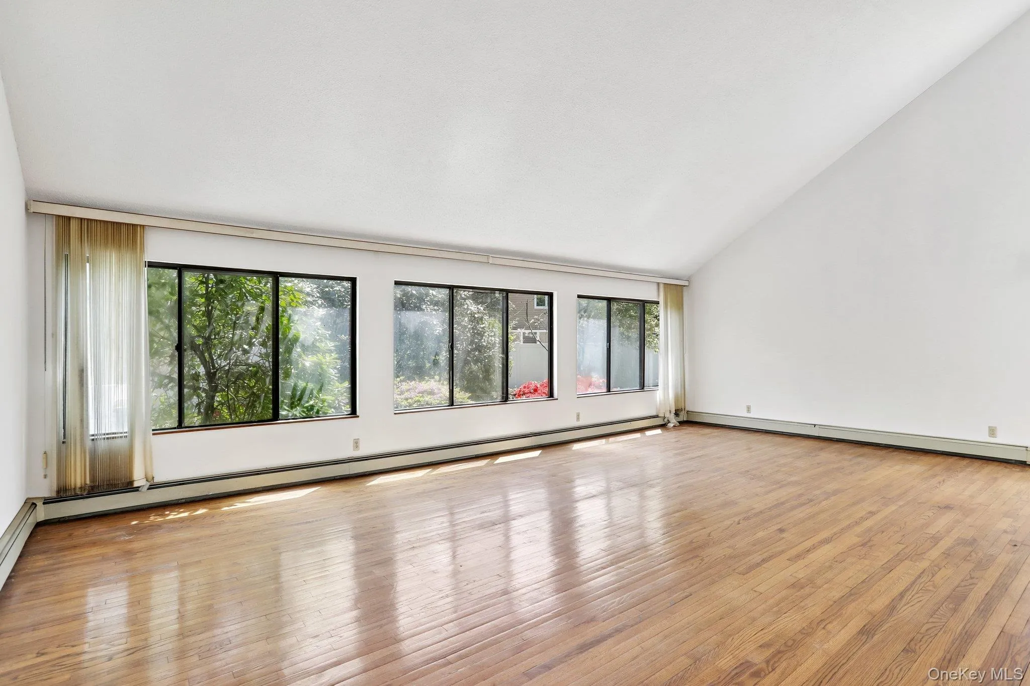 20 High Point Lane, Greenburgh, NY, 5 Bedrooms Bedrooms, 9 Rooms Rooms,3 BathroomsBathrooms,Residential,For Rent,High Point,0,981833 20 High Point Lane, Greenburgh, NY, 5 Bedrooms Bedrooms, 9 Rooms Rooms,3 BathroomsBathrooms,Residential,For Rent,High Point,0,981833