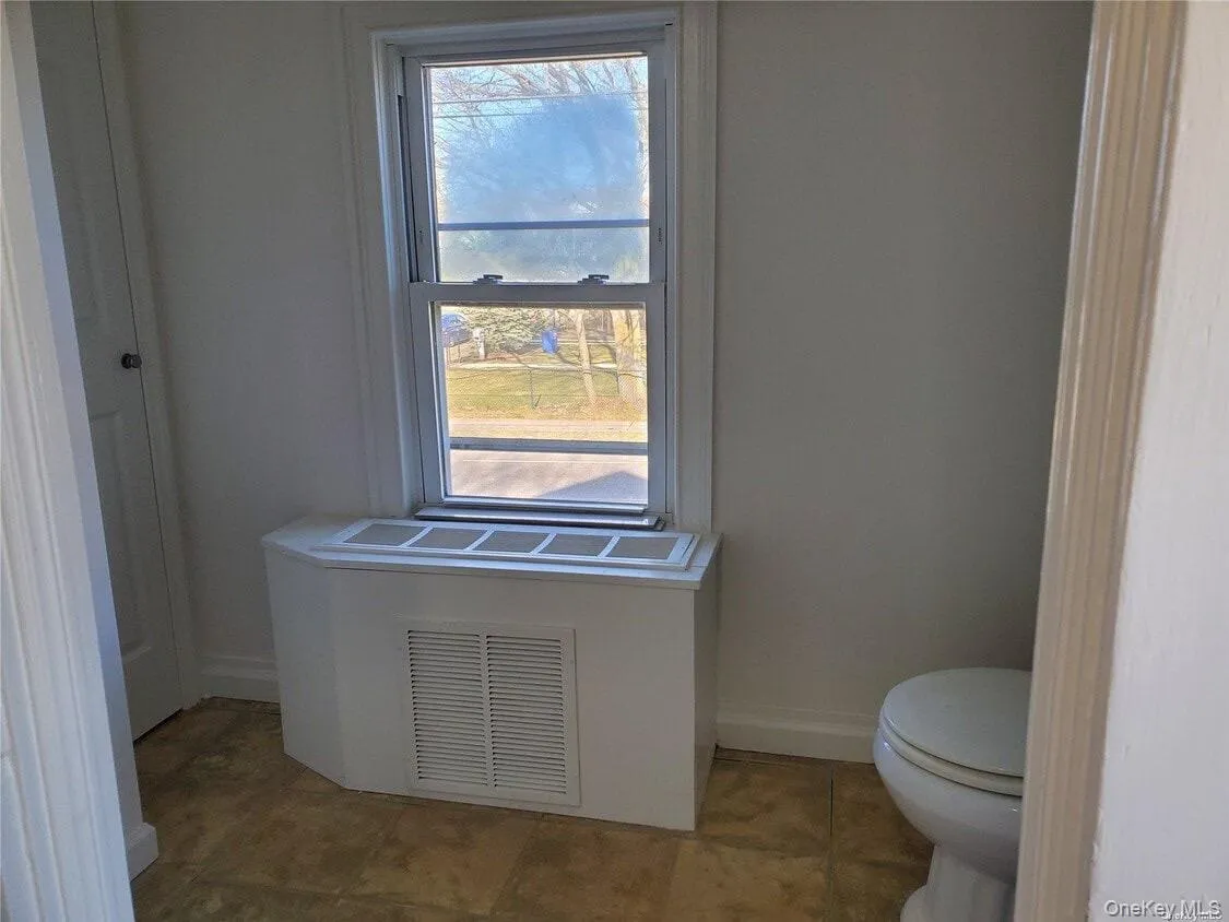 40 Amity Street, Brookhaven, NY, 1 Bedroom Bedrooms, 3 Rooms Rooms,1 BathroomBathrooms,Residential Lease,For Rent,Amity,0,981853 40 Amity Street, Brookhaven, NY, 1 Bedroom Bedrooms, 3 Rooms Rooms,1 BathroomBathrooms,Residential Lease,For Rent,Amity,0,981853